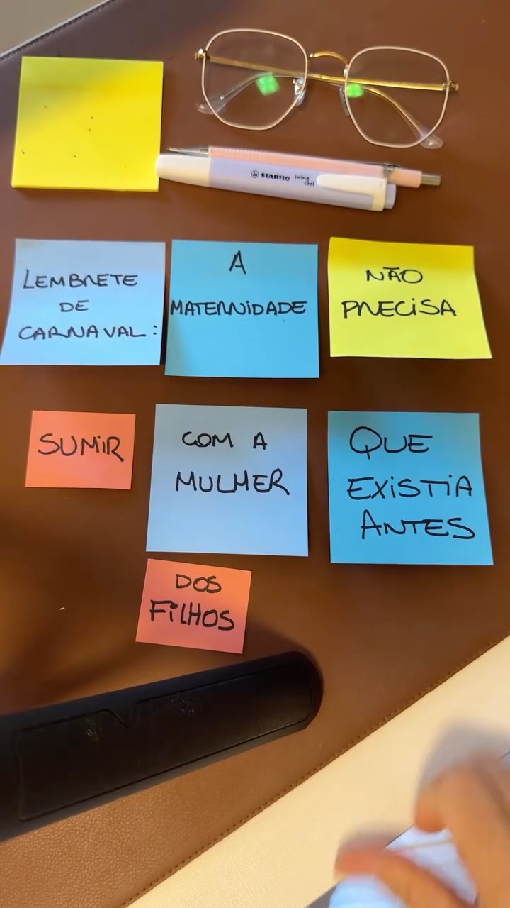 No país do carnaval, nada mais justo do que termos mães na folia! Felizes, vivas, potentes!
Feliz carnaval para TODAS as mães desse Brasil!
#mae #carnaval #maternidade #maternidadereal