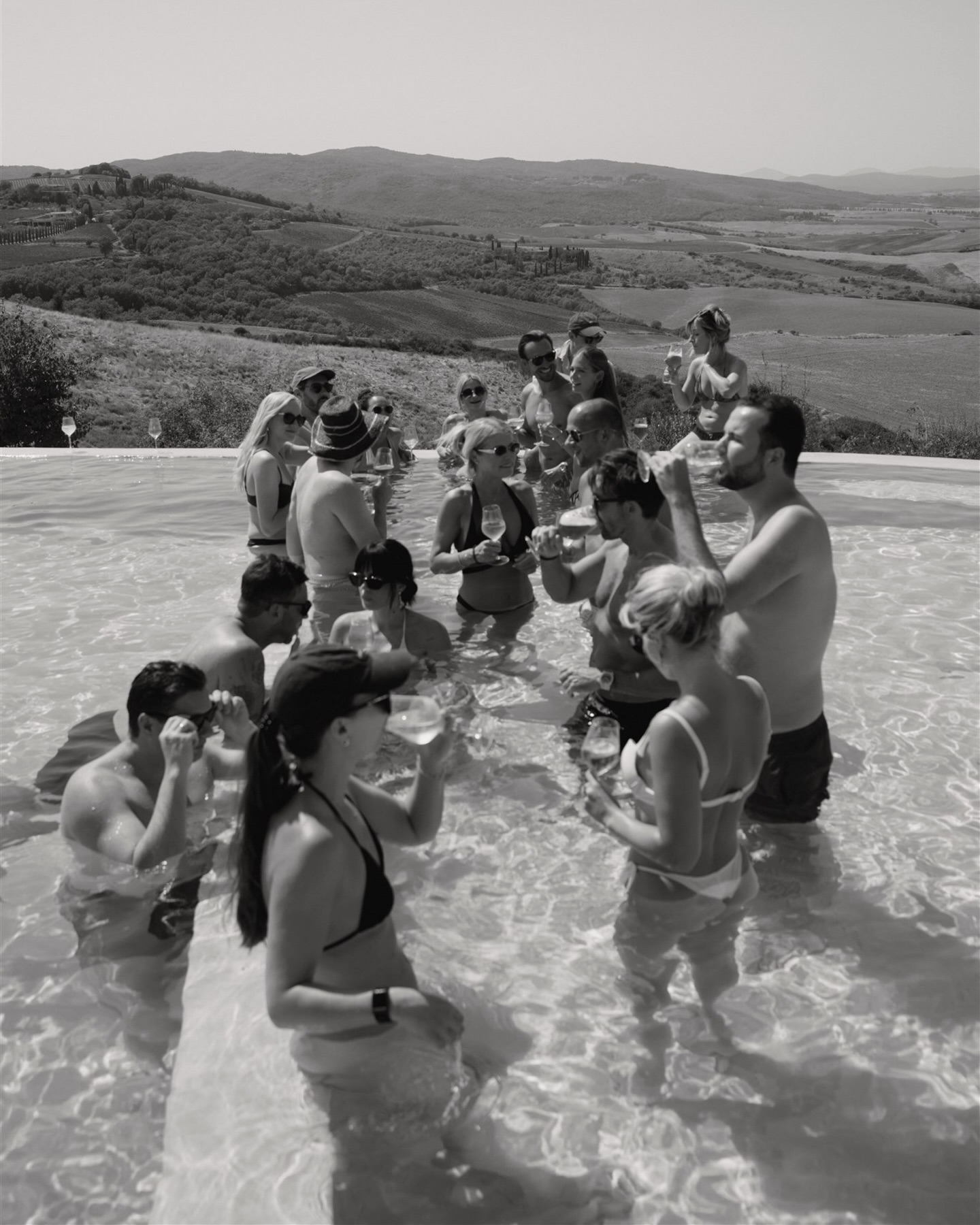 wedding weekend, Tuscany 2025 — pool day.
#tuscanywedding #weddingphotography