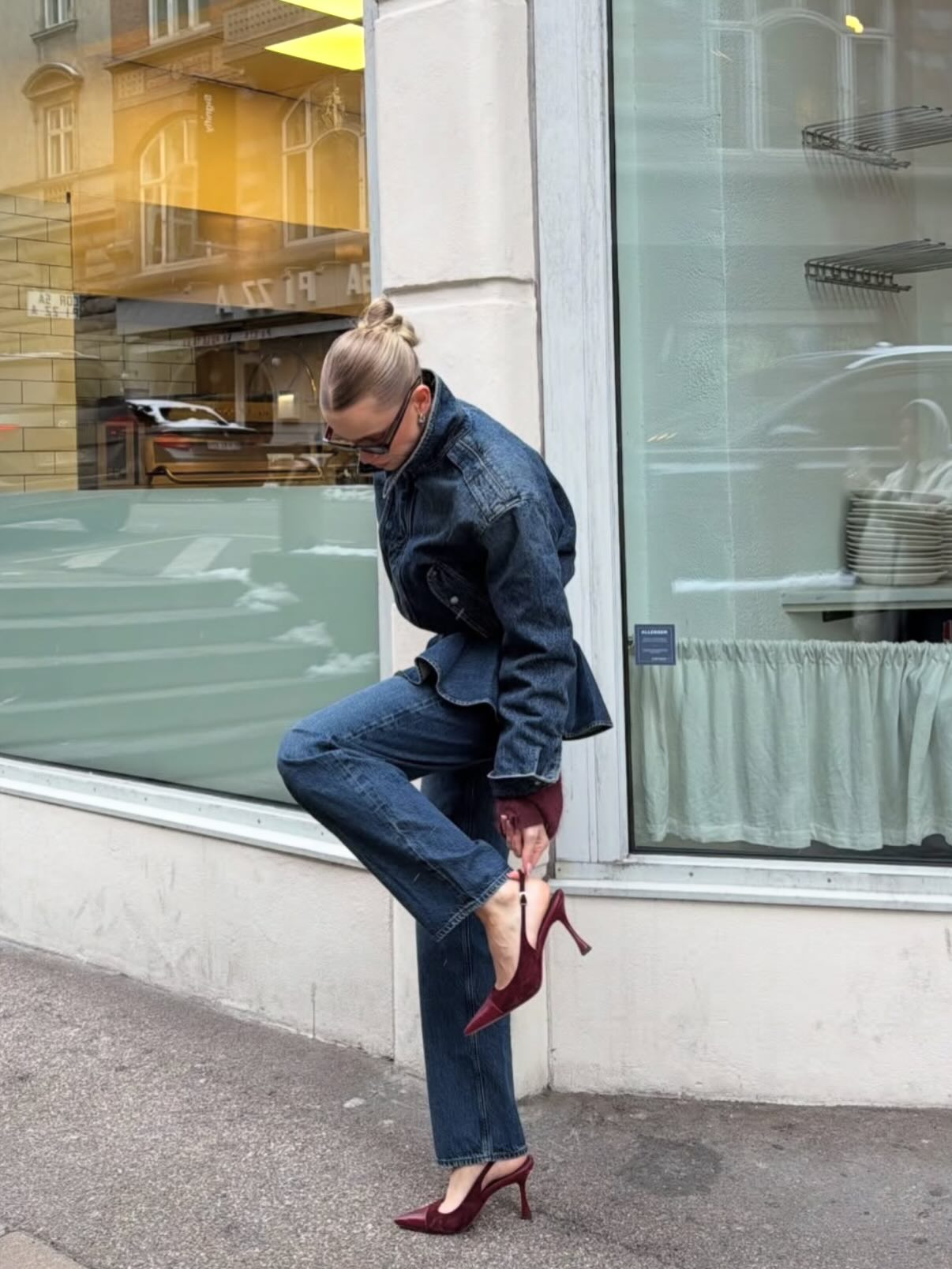 @andreasteen + the BRUMA PUMPS + burgundy = match made in fashion heaven❤️
@lolacruzshoes