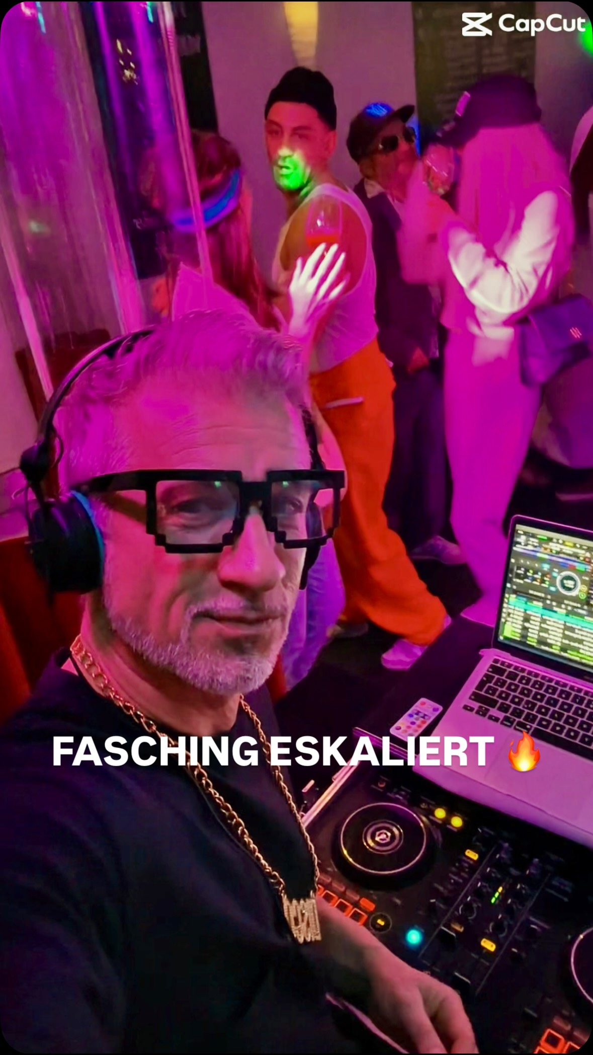 Faschingsparty eskaliert 🔥
@landausegafredo – die Hütte hat gebrannt 🎉
•
•
Nochmal so eine Nacht? 🔥