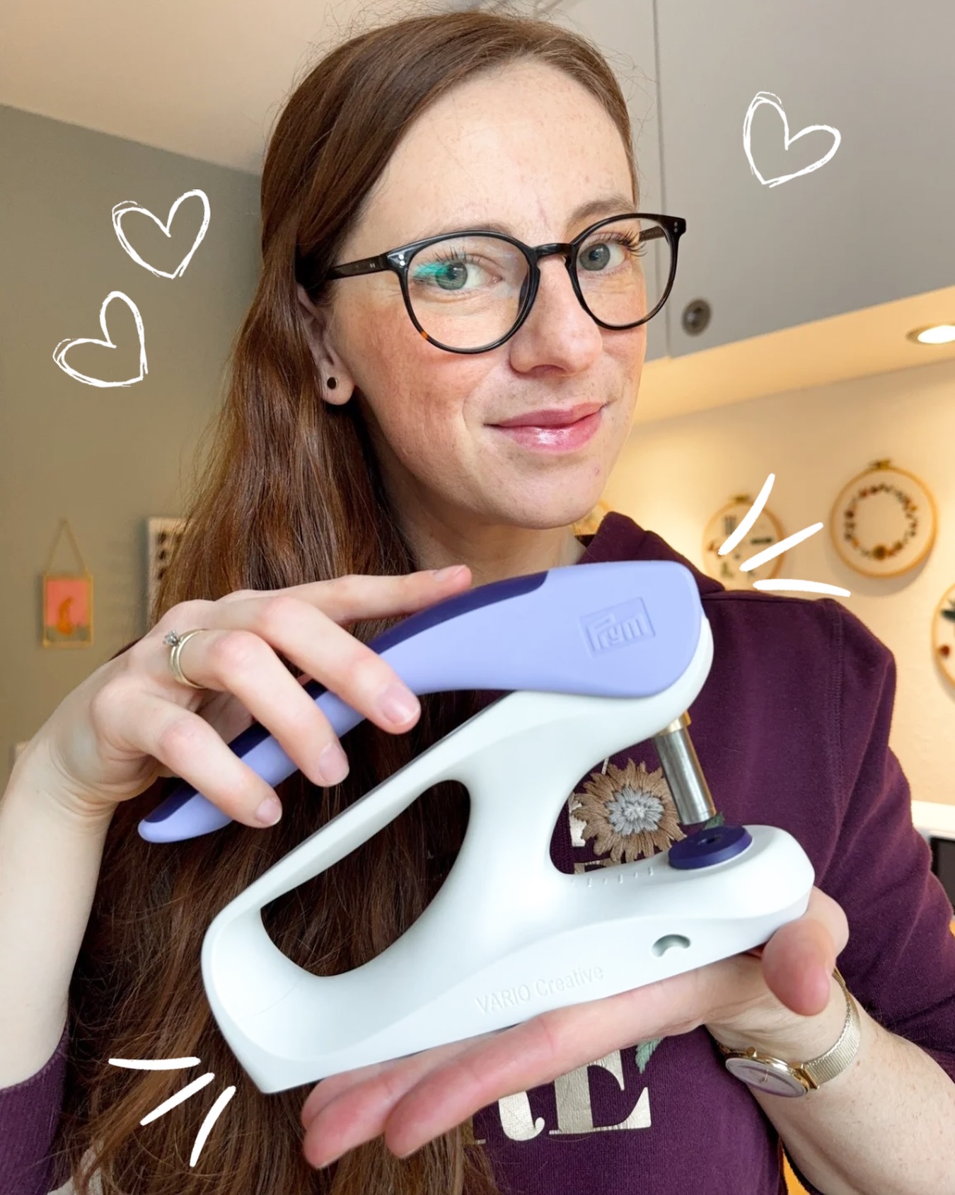 💚 Valentinstags-Verlosung 💚 Beendet
Zum Valentinstag möchte ich euch eine kleine Freude machen 🤍
Ich habe mir mein Vario Creative Tool von @prym.europe vor Kurzem in Grün neu zugelegt — und deshalb darf mein bisheriges Tool jetzt ein neues Zuhause finden 🧵*unbezahlte Werbung
Es funktioniert natürlich einwandfrei und hat mich bei meinen Projekten treu begleitet ✨Vielleicht verschönert es ja bald eure Kleidung, Taschen oder DIY-Ideen.
🌿 So kannst du teilnehmen:
• Folge meinem Account @lieselou.diy
• Like diesen Beitrag 🤍
• Verrate mir in den Kommentaren, was du als Erstes damit machen würdest 🧵
⏰ Laufzeit:
Die Verlosung endet in 7 Tagen, am 21.02.2026 um 23:59 Uhr.
Der/die Gewinner:in wird per DM benachrichtigt.
⚠️ Teilnahmebedingungen:
• Teilnahme ab 18 Jahren
• Versand innerhalb von Deutschland
• Keine Barauszahlung möglich
• Der Rechtsweg ist ausgeschlossen
• Dieses Gewinnspiel steht in keiner Verbindung zu Instagram
Viel Glück 🍀
Ich drücke euch allen die Daumen 🤍
