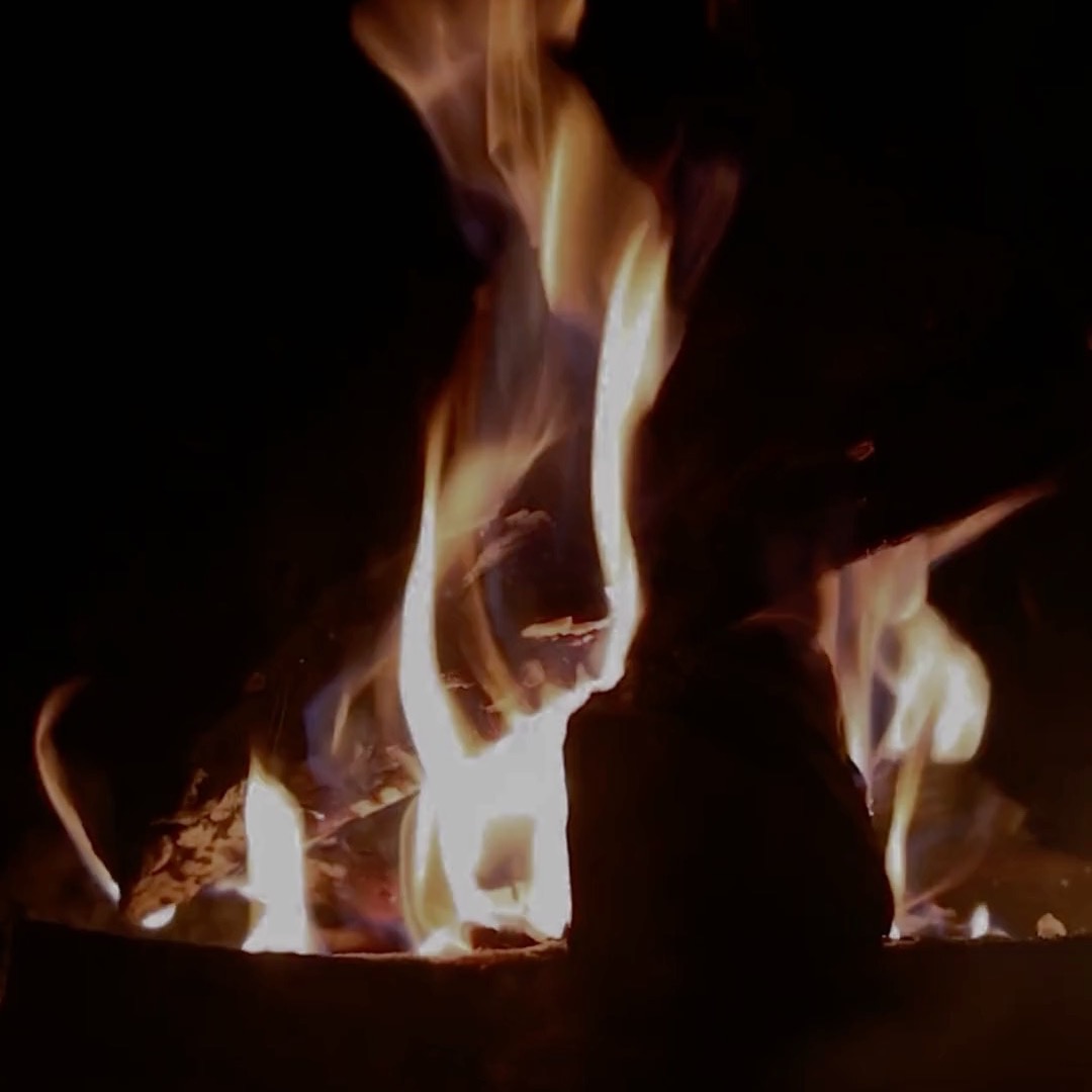 Story Tribe launched last week.
A place for people who love stories —
telling them, listening to them,
and exploring the deeper meaning stories carry.
Our Tribe includes people at every stage of the storytelling journey —
from professional storytellers to those just beginning.
That diversity is what makes us strong.
Here, we don’t value perfection.
We value courage.
And courage grows best in supportive communities like this one.
If you’re feeling the pull of stories, that’s your invitation.
Our next gathering is March 5th.
Register Now (details in bio) #storytelling #dannyenglishstories #storytribe