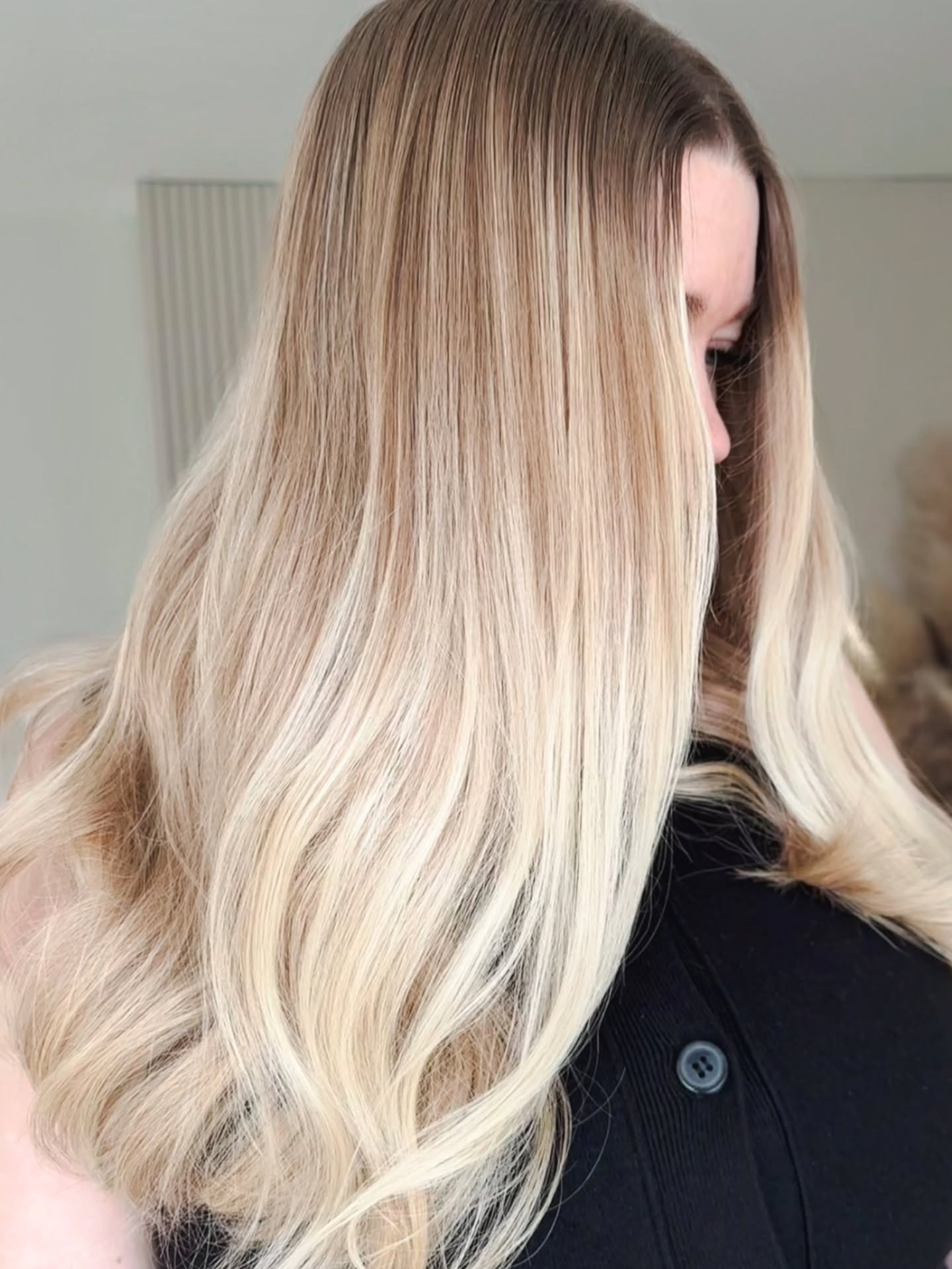 𝗧𝗵𝗲 𝗖𝗶𝗮𝗼 𝗕𝗲𝗹𝗹𝗮 𝗚𝗹𝗼𝘄 ✨
The perfect follow-up to my last post—this is how those discreet Nano Rings look once they’re styled and flowing. 🕊️
No visible bonds. No tension. Just a seamless, creamy blonde blend that looks and feels like it grew directly from the scalp.
When the foundation is precise, the finish is always flawless. 💎
• 𝗠𝗲𝘁𝗵𝗼𝗱: Discreet Nano Rings
• 𝗛𝗮𝗶𝗿: Premium Russian/Mongolian
• 𝗟𝗶𝗳𝗲𝘀𝗽𝗮𝗻: 12-18 months with correct aftercare
Experience the difference that 𝟭𝟲 𝘆𝗲𝗮𝗿𝘀 𝗼𝗳 𝗲𝘅𝘁𝗲𝗻𝘀𝗶𝗼𝗻 𝗲𝘅𝗽𝗲𝗿𝘁𝗶𝘀𝗲 makes. ⏳
DM to start your own transformation journey. 💌
— Marta Magdalena
Ciao Bella
