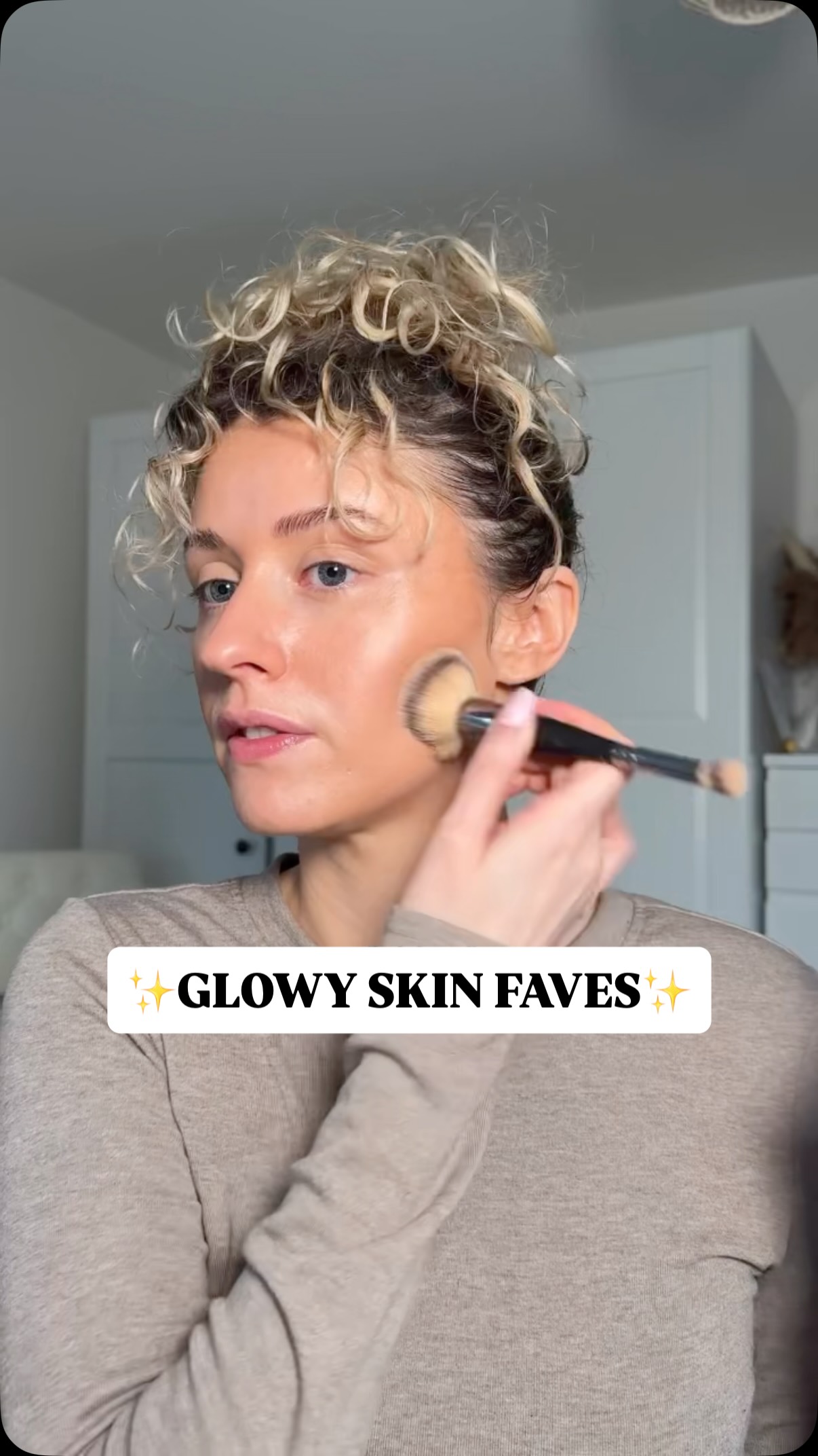 I don’t gatekeep, sharing all my fave products for the best glow ✨
Today it’s two products that have been in my daily routine for a while & help you fake a tanned base that’s super natural looking…
@rimmellondon Better Than Filters (I’m wearing shade 3)
@byterryofficial Brightening CC Serum Sunny Flash
Have you tried these before?
#glowymakeup #glowyskin #ugccreator
Glowing skin
Makeup recommendations
Makeup artist recommended