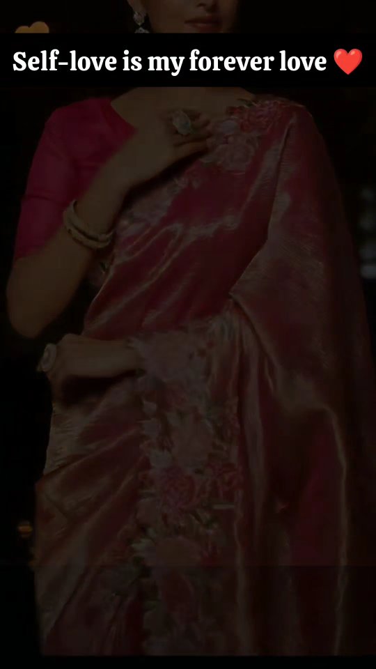 ✨This Valentine’s Day, I’m dressing for me —
in a saree that feels like confidence draped in grace.
What’s your Valentine’s Day vibe? 👇
#valentineday #explore #trending #sareelove #reelsvideo