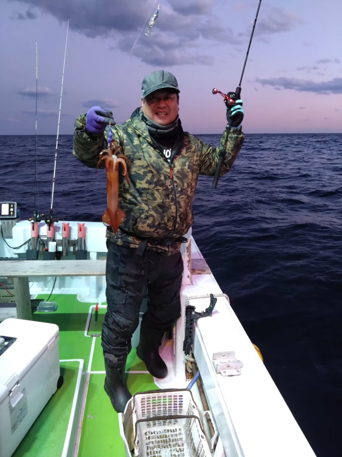 2月18日イカメタル🦑
スタートしてすぐスルメがHIT✨
その後もポツポツ当たりが続きました👍
風