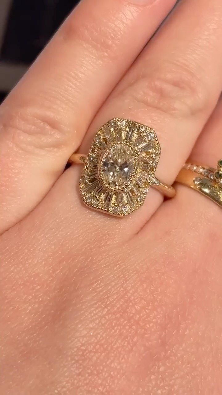 Sneak peak! ✨ The girls were away in New York last week, soaking up all the prettiest jewels at the trade show! Here’s a look at just a few of the treasures coming home to Max’s in the coming weeks. 💖
#shoplocalmonth #shoplocal #mnsmallbusiness #womenowned #finejewelry