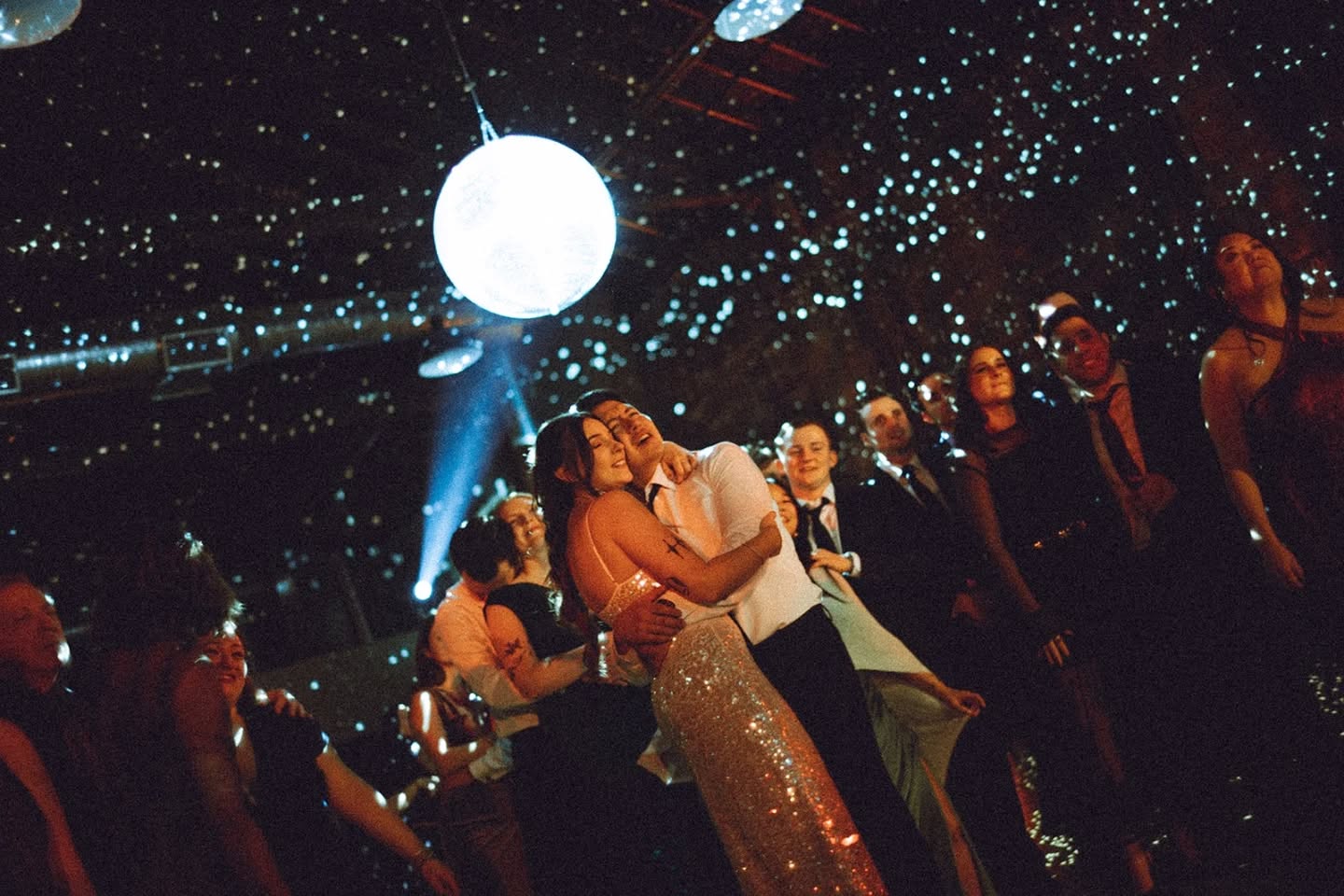 2026 so far is completely about the ✨✨ vibes.
(And we're here for it)
Venue, string lighting: @oliopeabody
Coordination: @withoutahitch
Photo: @thegrahamsphoto
Disco ball, gobo: @jamesbillerlighting
Caterer: @vinwoodcaterers
Band: @yardsdavisband
Florist: @floristika_studio
Transport: @rockstar_limo
Hotel: @bellinnpeabody @marriottpeabody
#bostonwedding #newenglandwedding #massachusettswedding #historicweddingvenue #weddingvibes❤️