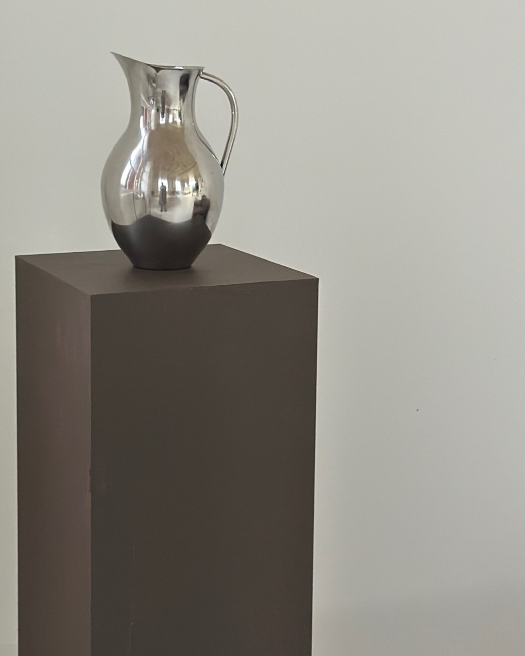 S T U D I O T W O was designed for you 🤎
It has been intentionally curated to be a space that can be reimagned, shaped and transformed by every creator who steps in it.
It features:
- A palette of warm brown and soft white tones that photograph well across seasons and suit a wide range of content.
- Stunning soft draping and textured backdrops built into the studio to add movement and depth on camera.
- Includes our first styled bed setup (and only the second in Manchester!).
- Carefully curated silverware and accessories to help bring understated luxury to any shoot.
- It’s ideal for lifestyle shoots, brand storytelling and content that needs to feel natural and lived-in.
Everything in S T U D I O T W O is designed to adapt.
It can be styled up, stripped back or reworked depending on what you’re shooting.
Bookings are now open.