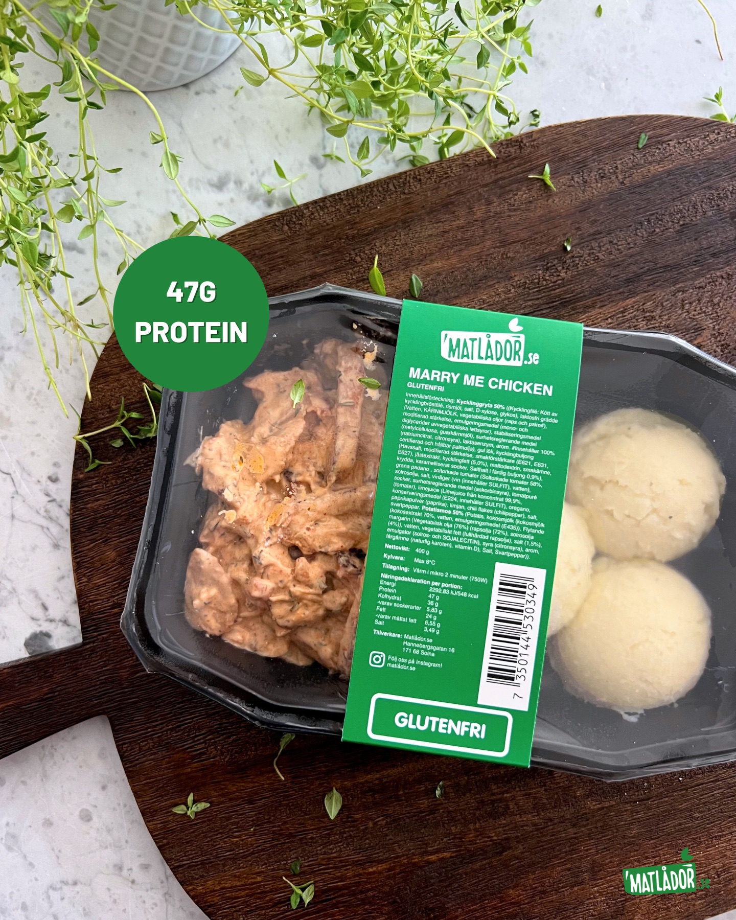 Ojojoj men hörni. Hur gott vore inte det här idag?😳 En Marry me Chicken! 🥘
Krämig kycklinggryta med parmesan, soltorkade tomater och timjan, serverat med hemmagjort potatismos 🤤🤤
Köp den i närmaste butik idag för en riktig lyxmåltid som blir klar på 2 minuter i mikron✌🏽
-
#matlåda #matlådor #marrymechicken