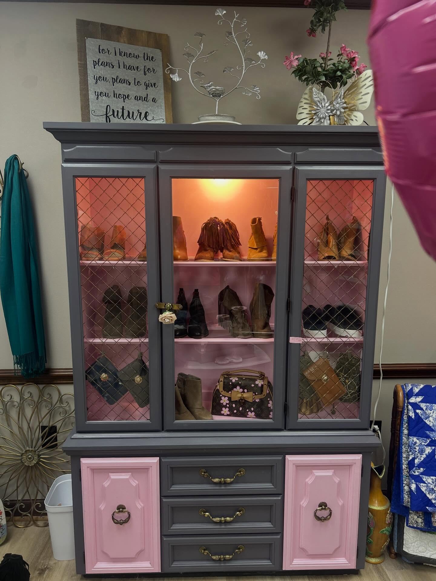 Come out today to shop Classygalsfineconsign located 8750 E Franklin St Mt Pleasant NC. We have tons of goodies spreading that Valentine’s Day love. Hope to see you there..hours are 10.30-3. #valentines #consignment #loveintheair♥️