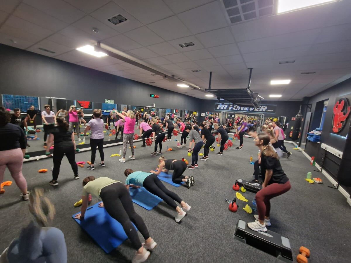 Coming close to 2000 classes since we started Ladies Classes only ☝️That’s a lot of sweating 🥵
Thanks to every single one who’s came to join me in any of them!
To celebrate the number we decided Thursday 19th of February class FREE,for your bestie, sister, or workmate 👯♀️to join you for a FREE class because sweating it out is better together🔥
Classes are available every Tuesday and Thursday 7pm 🕖
#cavan #gym #classess #ladies #fitforevergymcavan
www.fitforevercavan.ie
☎️ (049) 436 2392