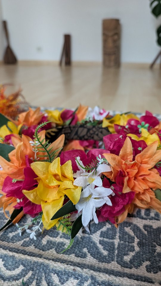 Imagine...
Dimanche 22 mars, il est 18h.
✨✨✨
Sur la vidéo tu peux voir des couronnes en fleurs et feuilles artificielles, on aperçoit d'ailleurs la belle couronne créée par @heimona_creation, mais lors de l'atelier que je te propose tu réaliseras ta couronne en matière 100% végétale et naturelle.
Et tu auras de précieux conseils de la part de Moevai qui animera ce bel atelier 💓
🌿🌸🌿🌺🌿🏵️🌿🌸🌿🌺🌿🏵️🌿
Stage de ressourcement - suivre son rythme
🔸20 au 22 mars 2026, hébergement et pension complète
🔸au @domainedelamoglais, 22400, Lamballe
🔸 tarif : 235€
🔸contact : teorimataa@hotmail.com / 0629601030
#culturepolynesienne #couronnevegetale
#heiupoo #ateliercreation #stageressourcement