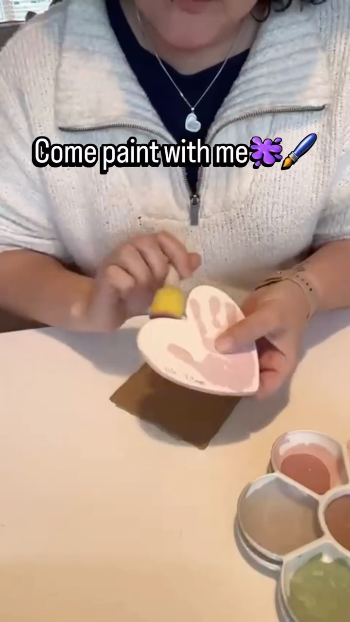 Come paint with me 🎨
Behind the scenes of how we turn tiny baby prints into beautiful keepsakes.
We do all the design work and hand painting so you don’t have to 🤍
Book now via the link in our bio. #solihull #solihullmums #babyprints #pyop #mothersday