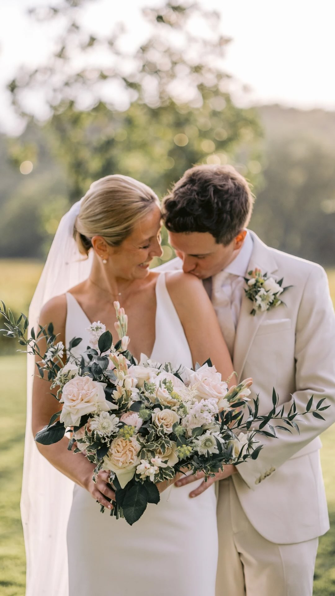 Challenge accepted: the couple asked for candid and perfect.
Did I succeed?
P.S. I absolutely love candid pictures in black and white… but you’ll always have them in color too!
Julie | Le Prisme de Julie
Season 2027 open
Reception venue: @chateaudegarde
Makeup artist: @maudloarec_wedding
Hair stylist: @camillevcoiffure
Furniture rental: @apslocation
Caterer: @capdevielle_traiteur
Flowers: @sdsqcreations
Wedding planners: @unik_day_agency & @swany_weddings
Live band: @topshelflive
Photographer: @le.prisme.de.julie
wedding in france - destination wedding photographer - french wedding photographer photographe mariage - bordeaux wedding photographer - fine art wedding photographer - south of france wedding - mariage en france - france wedding - chateau wedding france - photographe bordeaux - photographe mariage bordeaux - luxury bridal - bride vibes only