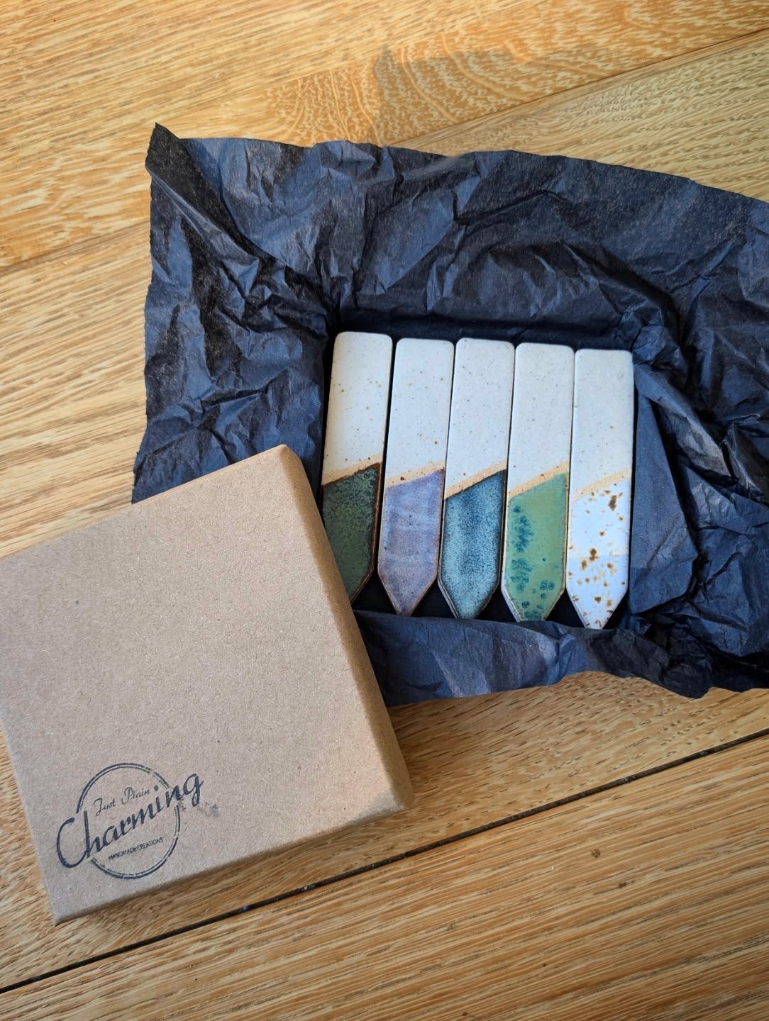 Well hawt damn...
Did I buy these boxes for plant markers? ...not at all
Does a set of 5 plant markers fit perfectly in them - damn right 😍
Such a cute little gift they'll make - guess that I'll just have to make this a standard listing on the shop 💃🏼