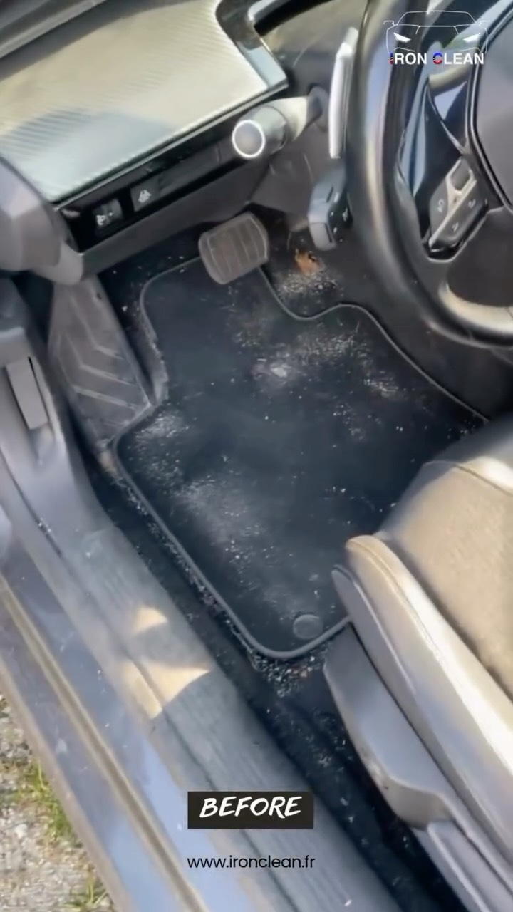 Peugeot 508 – Un habitacle transformé en seulement quelques heures.
L’élégance extérieure ne suffit pas… encore faut-il que l’intérieur suive.
Sur cette 508, Iron Clean est intervenu avec une Prestation Express Intérieure, pensée pour redonner propreté, fraîcheur et confort sans immobilisation longue.
Ce qui a été réalisé :
Aspiration complète des moquettes, tapis, sièges et coffre
Nettoyage des plastiques, commandes, vide-poches et seuils
Vitres intérieures
Finitions propres et soignées
Résultat : un habitacle à nouveau agréable, fonctionnel et valorisant.
📍 Intervention à domicile – Saint Michel de Rieufret & alentours
📲 Réserve ton créneau sur www.ironclean.fr
📞 06.83.60.17.54
#lavageauto #detailing #cardetailing #gironde #ironclean #avantapres #nettoyageauto #autodetailing #cardetail #caredetail #peugeot508 #peugot