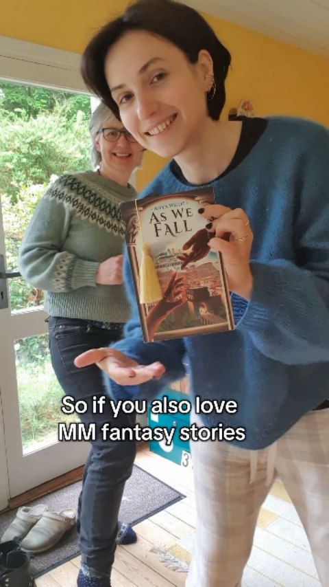 My mom has genuinly helped me sell SO many books 🥲