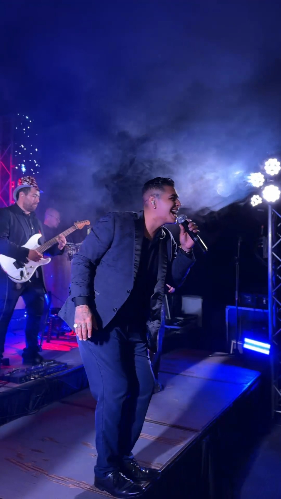 Vive la experiencia Ruta vid y haz de tu evento algo inolvidable!
#grupomúsical #party #boda #fiesta #rutavidband #valledeguadalupe #música #musicaenvivo #espectáculo #ensenada #posadas #tijuana #dontstoptheparty #ambiente #versatil #vivelaexperiencia #grupomusical #Ensenada #produccion #efectos #eventos #efectosespeciales #grupo