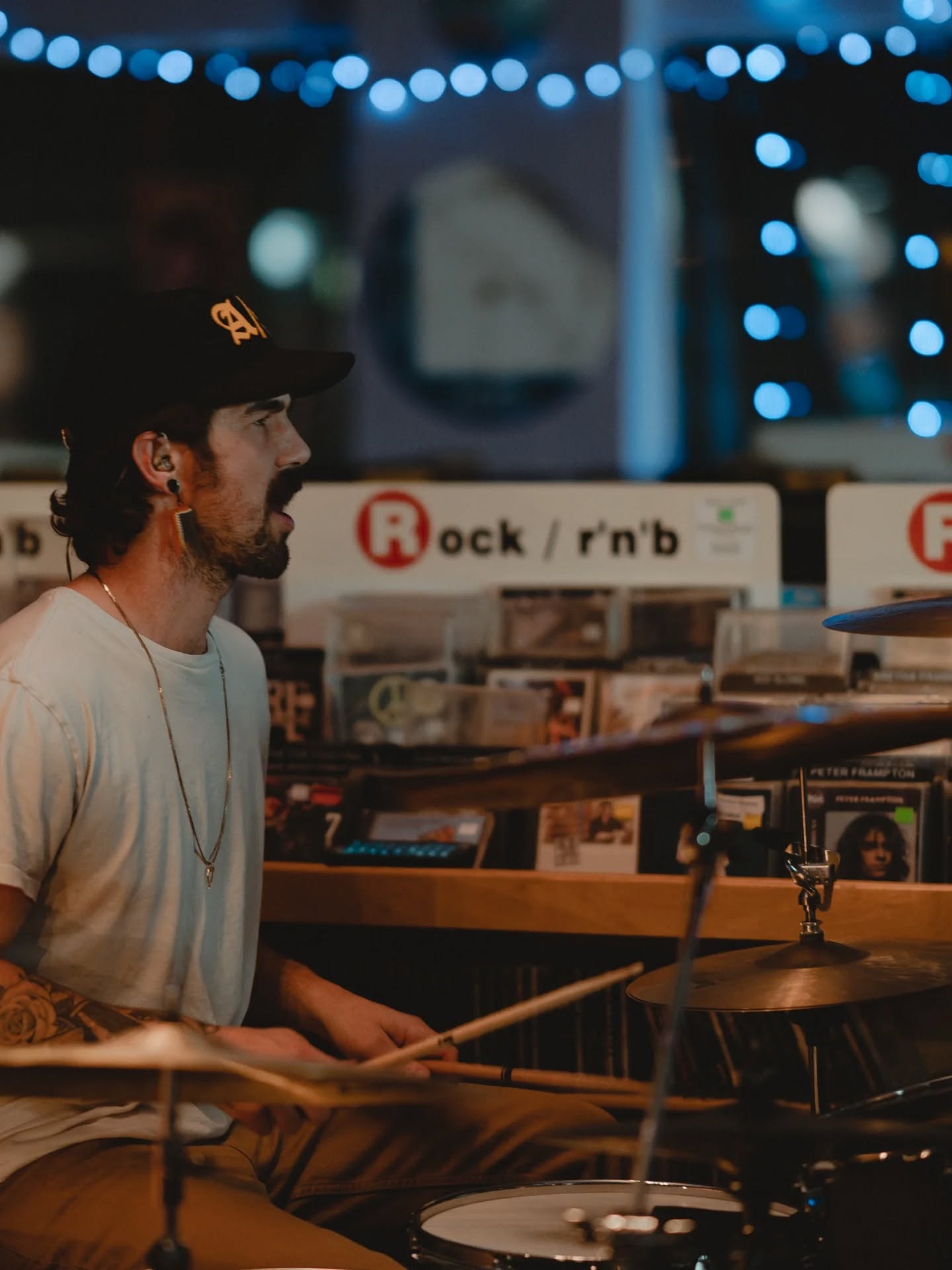 Join us in wishing Sir Jonny "Pockets" Roberts a happy birthday 🎈🎂 Wouldn't be able to count to 4 without ya