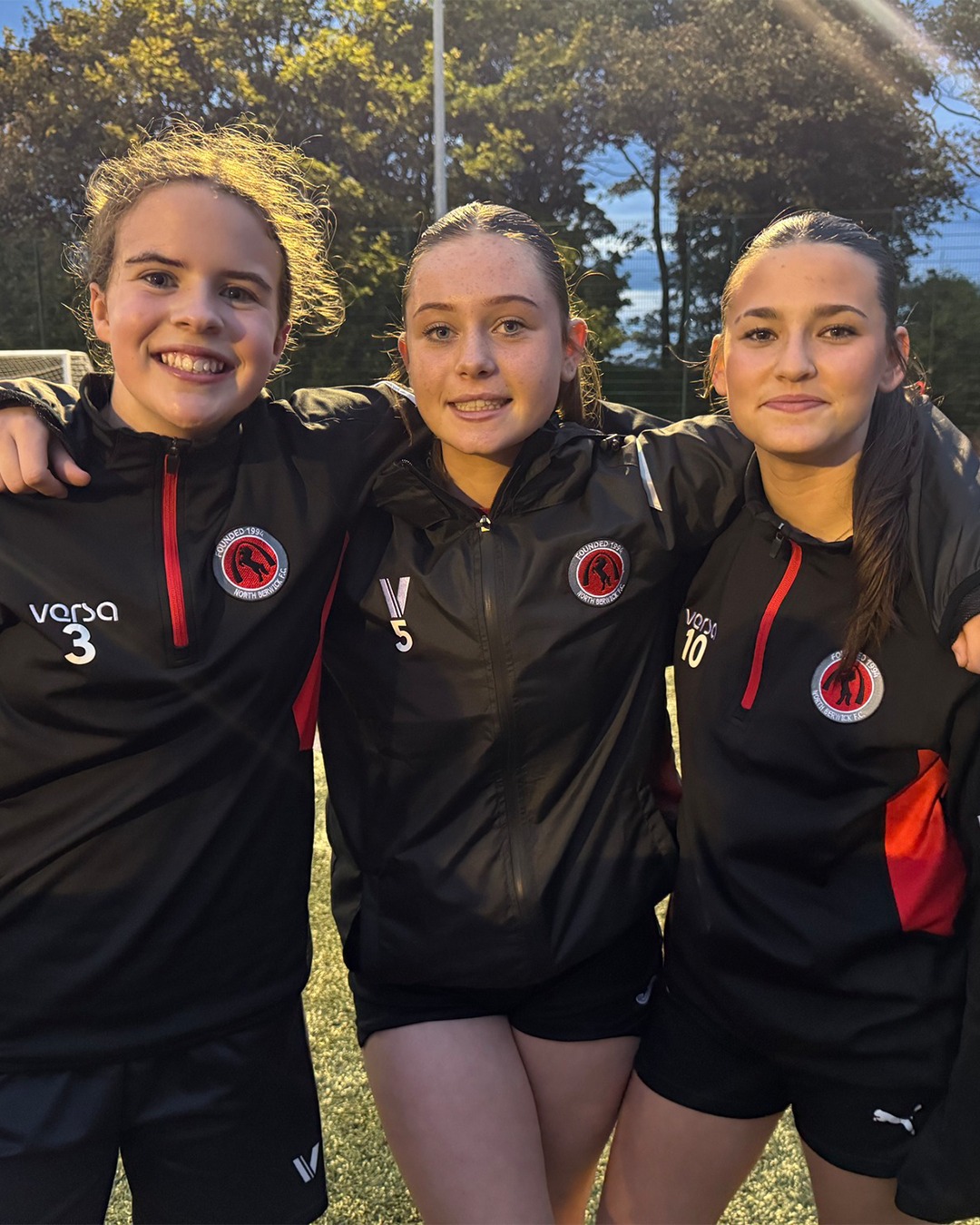 Together in Versa. 🤝️
From training nights to matchday moments, this is what teamwear is all about — unity, confidence, and performance you can rely on. ⚽
Built to move. Built to last. Built for the team.
#VersaSportswear #Teamwear #WomensFootball