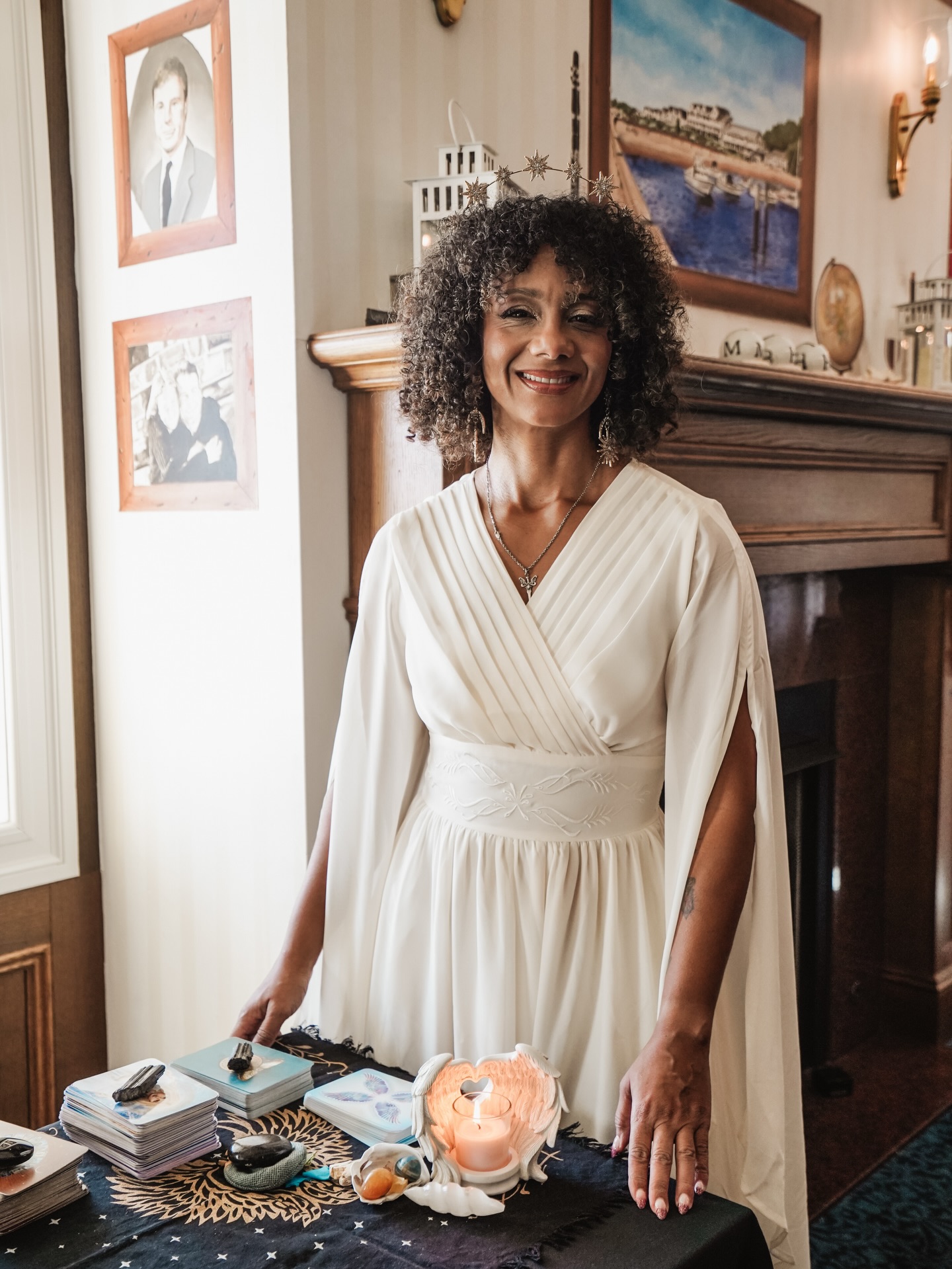 🕊️ Cuando buscas señales, calma y guía divina amorosa, Eloora ofrece un acompañamiento profundamente reconfortante. Lectora de Numerología Angelical y canalizadora, Eloora brinda sesiones en español e inglés, entrelazando mensajes de los ángeles, numerología y sabiduría intuitiva para recordarte que siempre estás guiada y nunca estás sola.
Una sesión con Eloora se siente como recibir un mensaje directo del Espíritu. A través de la Numerología Angelical o el Tarot Angelical, ella canaliza claridad, contención emocional y pasos prácticos que te ayudan a avanzar con confianza, sanación y alineación. Sus lecturas son amorosas, afirmativas y profundamente empoderadoras.
Si estás lista para recibir guía angelical y reconectar con tu luz interior, Eloora está aquí para acompañarte. Reserva tu sesión hoy y permite que los mensajes correctos lleguen a ti en el momento perfecto ✨
Sesiones disponibles en español.
🌙 When you’re seeking signs, reassurance, and gentle divine guidance, Eloora offers a deeply comforting presence. An Angel Numerology Reader and Channeler, Eloora provides sessions in both Spanish and English, weaving angelic messages, numerology, and intuitive wisdom to remind you that you are always guided and never alone.
A session with Eloora feels like receiving a message straight from Spirit. Through Angel Numerology or Angel Tarot, she channels clarity, emotional support, and practical next steps to help you move forward with confidence, healing, and alignment. Her readings are loving, affirming, and deeply empowering.
If you’re ready to receive angelic guidance and reconnect with your inner light, Eloora is here to support you. Book a session today and allow the right messages to meet you exactly where you are. ✨
#TeaAndTarot #Connecticut #AngelChanneling #OracleReader #ClintonCT