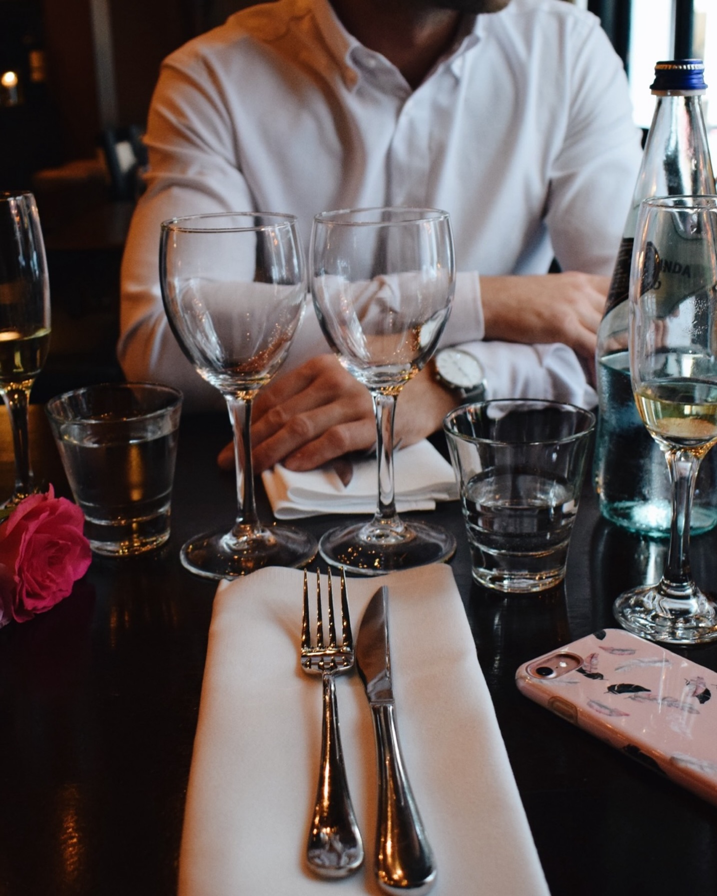 ❤️ Valentine’s week bij Gauchos
If you love world-class Argentine steaks…
If you love great wine…
If you love getting together…
You’ll love Gauchos.
Deze week draait alles om samen genieten. Goed gezelschap, een perfect gegrilde steak en een glas wijn dat het moment compleet maakt. ❤️🔥
Reserveer nog voor vrijdag, zaterdag of zondag en vier de liefde… from the grill with love.
#gauchos #valentijn #lovegoesthroughtthestomach #argentiniansteak #datenight