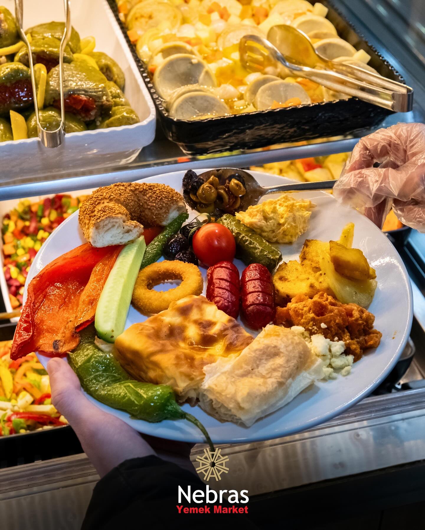 Bu tabakta kahvaltıdan fazlası var. 🍳
Kilo ile açık büfe kahvaltımızda sıcaklar, mezeler ve klasik lezzetler bir arada.
Canın ne istiyorsa seç, tabağını kendin oluştur, keyfine göre ye.
👉🏼 Herkese Göre, Her Keseye Göre
📍 Pendik/Yayalar – Anatolium AVM – Carousel AVM
📞 0 (530) 340 7545 – 0 (533) 131 7546 – 0 (530) 601 7547
#KiloİleKahvaltı #AçıkBüfe #TürkMutfağı #Meze #Zeytinyağlı