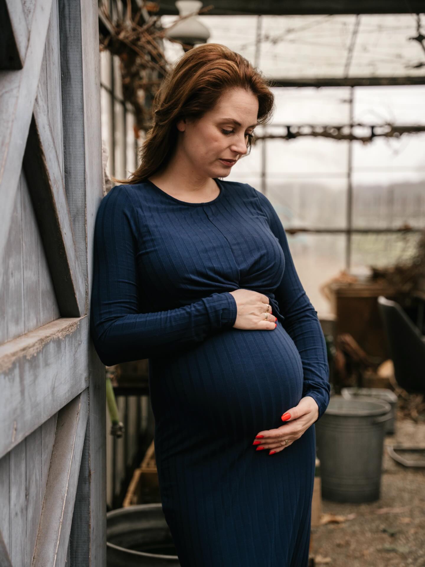 Zwangerschapshoot in de winter? Dan kijken we samen naar een fijne locatie waar we de shoot kunnen laten plaatsvinden. Of dat nu binnen of buiten is of zoals bij deze shoot een combinatie, daar komen we wel aan uit!
@desantspuy dankjewel dat we jullie mooie decor mochten gebruiken!
#zwangerschapsfotograaf #zwangerschapsshoot #allesflits #fotograafbrabant #fotograafettenleur