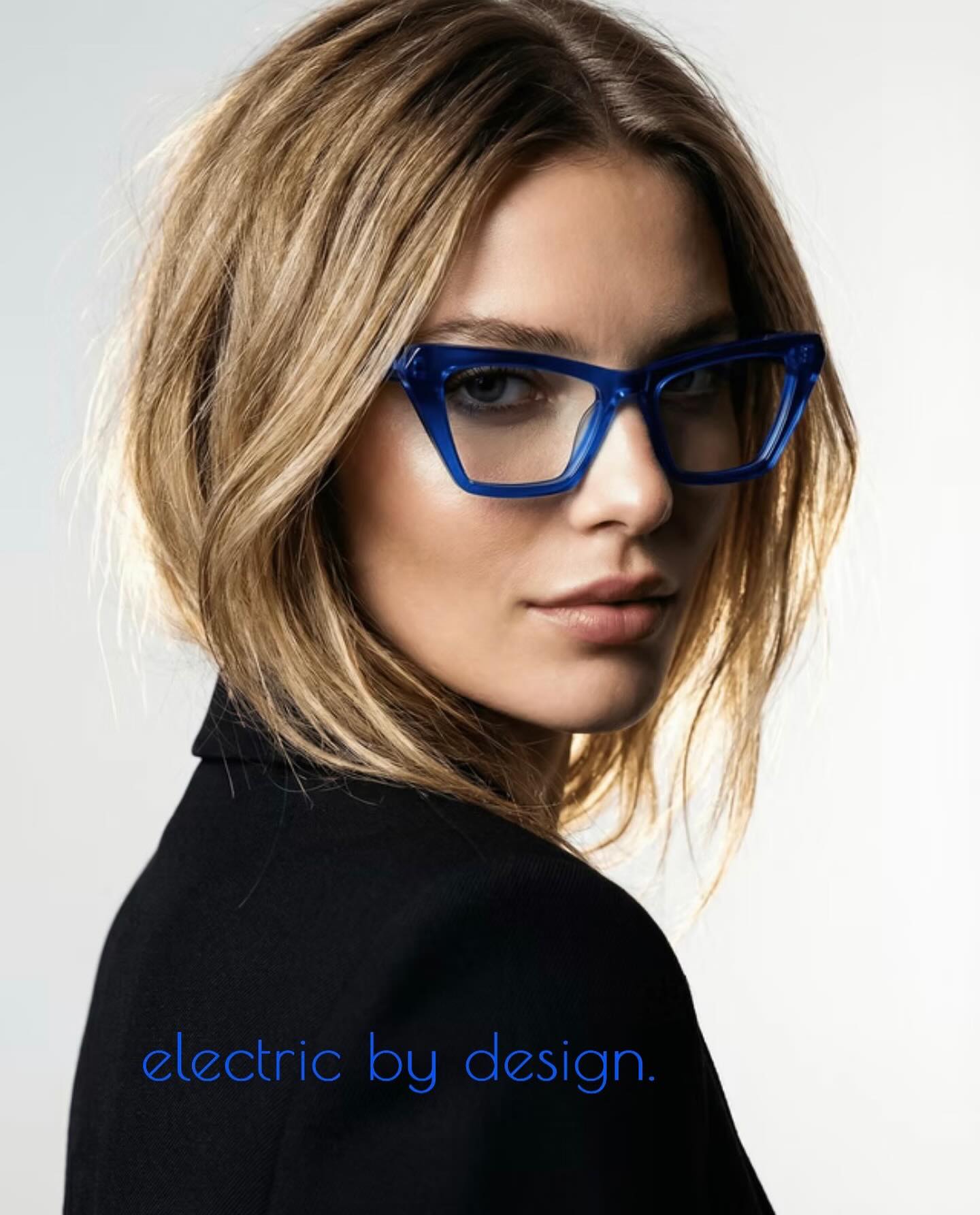 🔷 Electric by design 🔷
Introducing style “Fit to Win” a bold statement piece in a super shallow, square and angular eye-shape with a precision cut profile. Guaranteed to brighten up anyone’s day in electric blue.
#CaronEyewearStyle
#caroneyewear
#opticians
#independentopticians