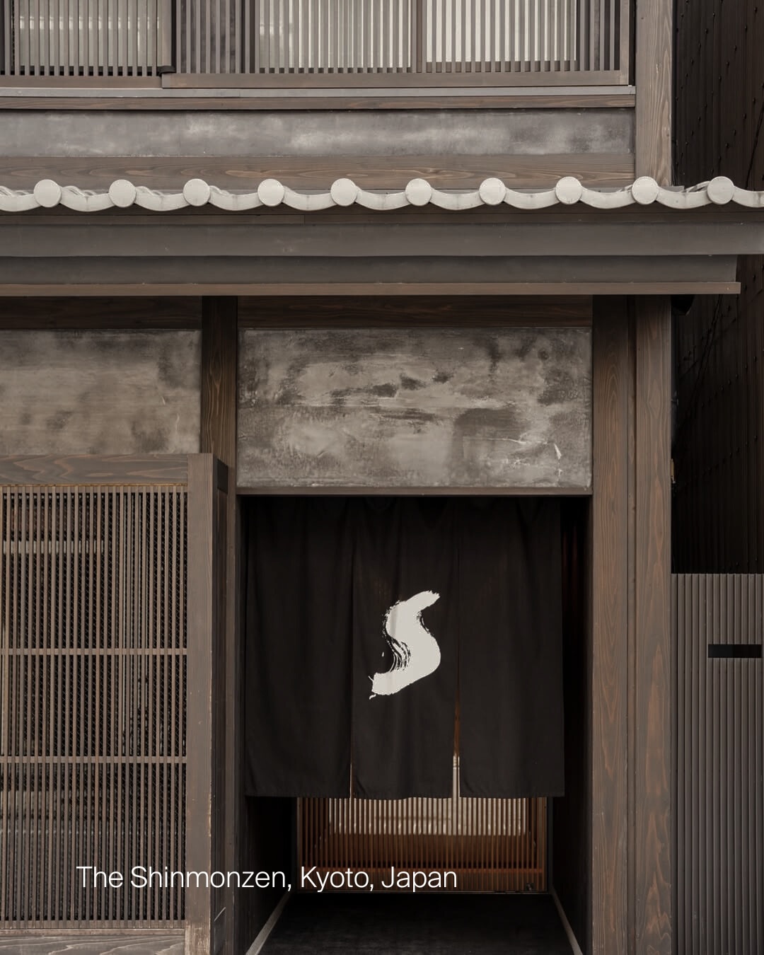 A quiet façade on the Shirakawa River.
Nine suites only — each with a private terrace above the water.
In the heart of Gion, a house conceived by Tadao Ando — concrete, light, shadow. Nothing excessive. Everything intentional.
It does not announce itself. It simply exists.
Riverfront living in central Kyoto — almost unheard of.
The intimacy of a private residence.
A retreat without leaving the city.
For UNIQUELUXURY.TRAVEL, this is access to silence —
for those who no longer seek the obvious.
—
#UniqueLuxuryTravel
Images: @theshinmonzen