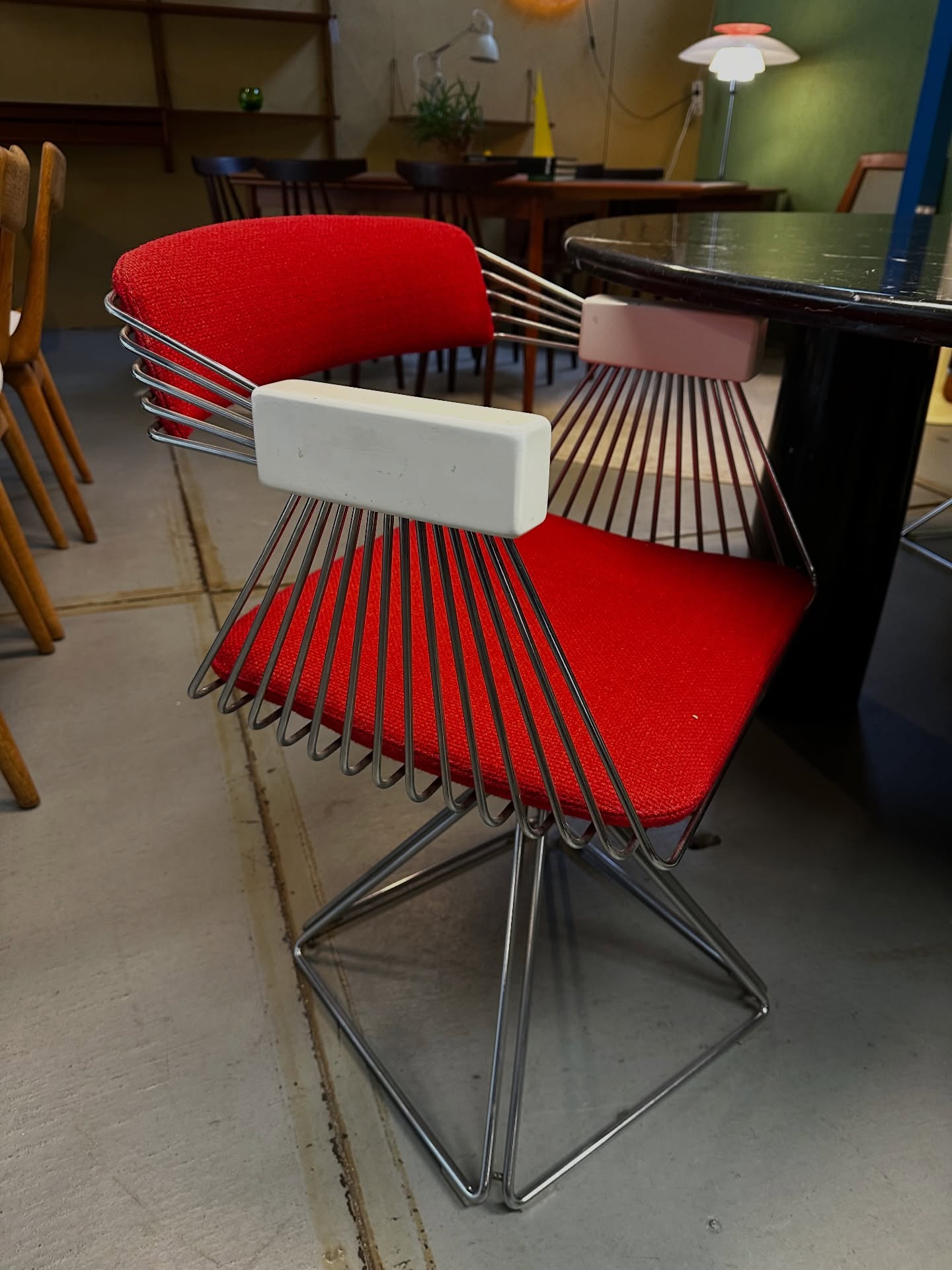 Love is in the details ❤️ This Valentine’s Day, skip the ordinary and gift something with a story.
Discover timeless vintage design pieces — unique, iconic, and made to last. Find the perfect treasure for your Valentine (or yourself 😉).
Open every Saturday from 12:00 to 16:00
Tony’s Vintage | Westvlietweg 74-A3, 2495 AB The Hague
#ValentinesDay #VintageDesign #TimelessStyle