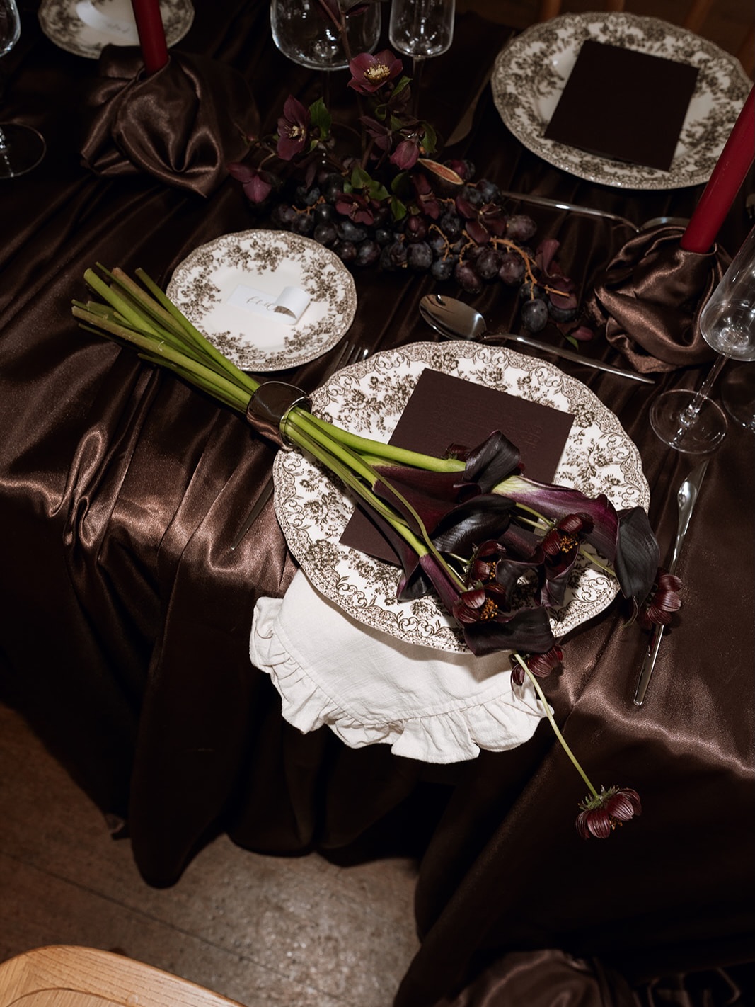 Chocolate on chocolate 🍫
A few favourite moments from this gorgeous day at Iscoyd Park
Planning, host & photography
@fayewildephotography #fayewildeworkshops
BTS @curatedcontentco_
styling + design @blondearmy
florals @katyrosemaytloral x @bybunchstudio
bespoke bridal
@susannagreeningdesigns
curve bridal @ivorywhitebridal
hair @helensutcliffehair
MUA @josephinewaymua
cake + feasting table @clareellenstudio
fabric draping @maedaeevents
furniture hire @beatiesevents
candelabra hire
@purpleswanweddings
stationery @holdstudiolondon
custom jewellery @junijewellery
models @jadelamey @ellandjoe @hatelyrichardsfamily @jadefrancesca_photography
venue @iscoydpark
assistant shooters @abibuckphotography @jabezalexander
Wedding flowers
Wedding florist
Wedding table