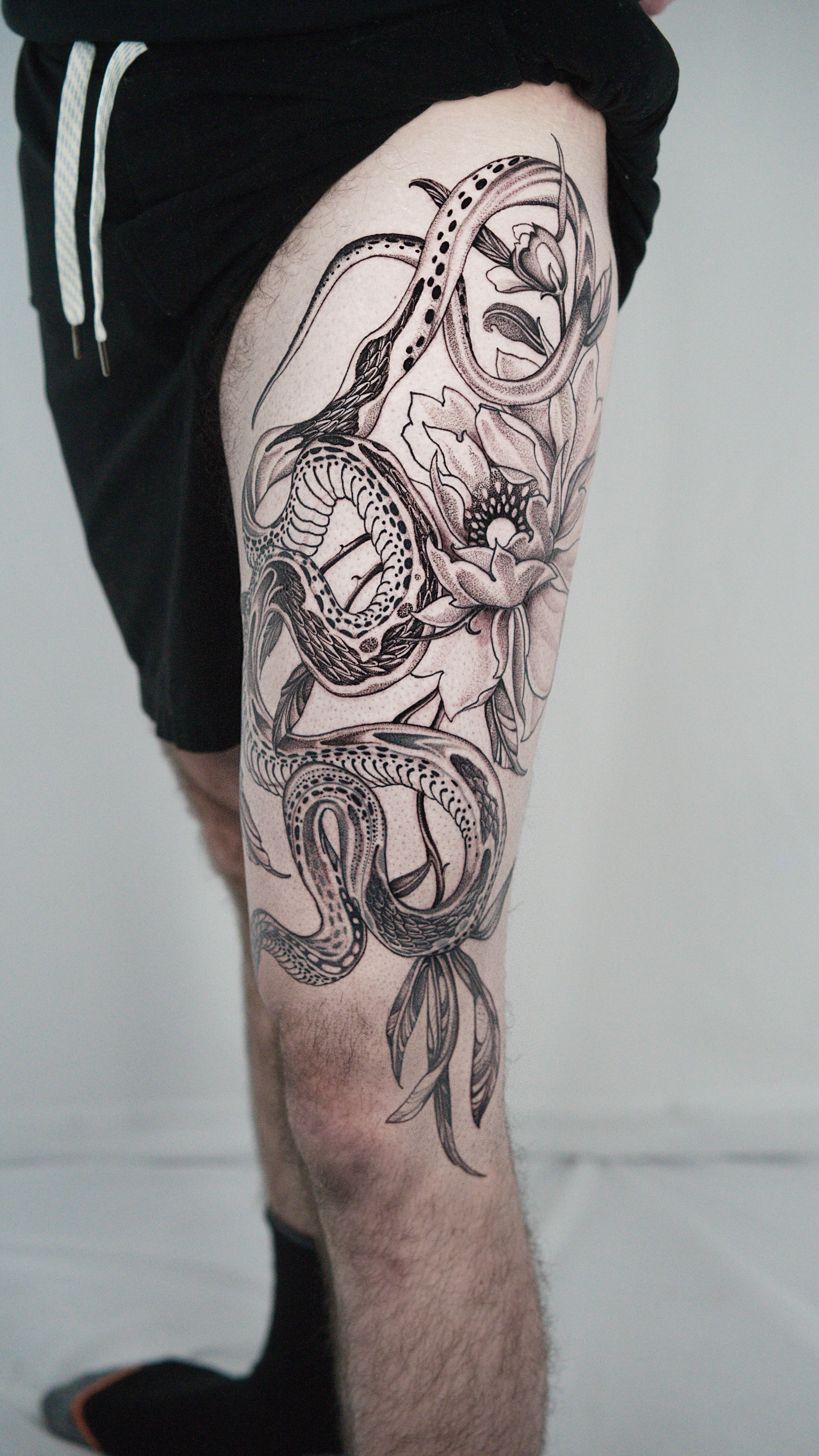 Really loved making this one with Liam. Drew most of it straight on the leg and let the snake and florals find their own flow. Thank you for the trust and for sitting so strong through itππ€
βοΈ Link in bio for inquiries βοΈ
+++++++
+++++
+++
++
+
#oaklandtattoo #snaketattoo #videotattoo #darkbotanicaltattoo #sftattooartist