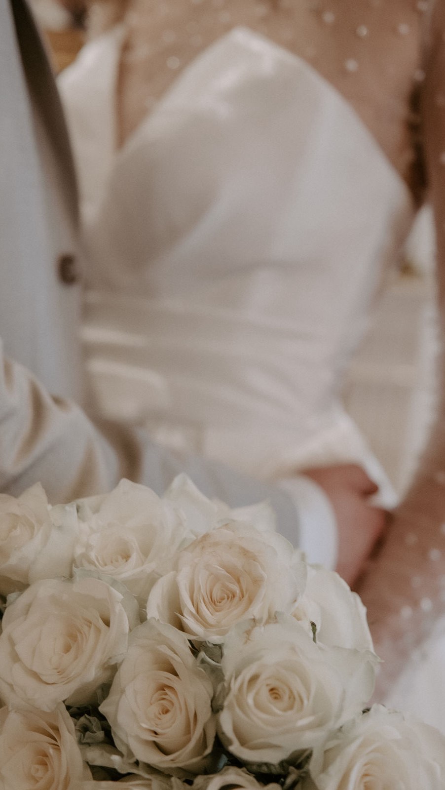 ✨ Puntosposa Sale Event ✨
Deine Chance auf dein Traum-Brautkleid 👰♀️💍
Am 13.02.2026 von 15:00–20:00 Uhr laden wir dich zu unserem exklusiven Sale Event ein.
Freu dich auf reduzierte Brautkleider & Accessoires – nur an diesem Tag und nur vor Ort ✨
📍 Puntosposa
Mainzerstraße 145
66121 Saarbrücken
🎁 Goodie Bag Verlosung im Wert von 300 €
👉 So nimmst du teil:
1️⃣ Folge @puntosposa
2️⃣ Verlinke eine Braut 2026 in den Kommentaren
3️⃣ Vereinbare dir einen Anprobetermin für das Sale Event 💌
✨ Mit deinem Termin sicherst du dir Zugang zu exklusiven Sale-Modellen in begrenzter Stückzahl und persönliche Beratung.
⚠️ Terminvereinbarung erforderlich – Plätze sind limitiert!
📲 Terminbuchung per DM, telefonisch unter +49 681 40141925
🕛 Teilnahme an der Verlosung bis 13.02.2026, 12:00 Uhr
🎶 Drinks von @andres_flaschenpost Snacks von @luis.und.tonis & Live-Musik @juliaz.music warten auf euch – wir freuen uns .
Ciao Maria 🫶🏻
⸻
Teilnahmebedingungen:
Teilnahme ab 18 Jahren.
Die Teilnahme erfolgt durch Folgen des Accounts @puntosposa, Markieren einer Braut 2026 und Terminvereinbarung für das Sale Event.
Die Auslosung findet am 13.02.2026 beim Puntosposa Sale Event statt.
Der Gewinn ist nicht übertragbar und nicht auszahlbar.
Der Rechtsweg ist ausgeschlossen.
Diese Verlosung steht in keiner Verbindung zu Instagram und wird nicht von Instagram gesponsert oder unterstützt.
⸻
Hashtags:
#Puntosposa #BrautkleidSale #Braut2026 #Brautkleid #Brautmode BrautkleidAnprobe Brautaccessoires Hochzeit2026 SaleEvent BrautkleidSuche BrideToBe Saarbrücke