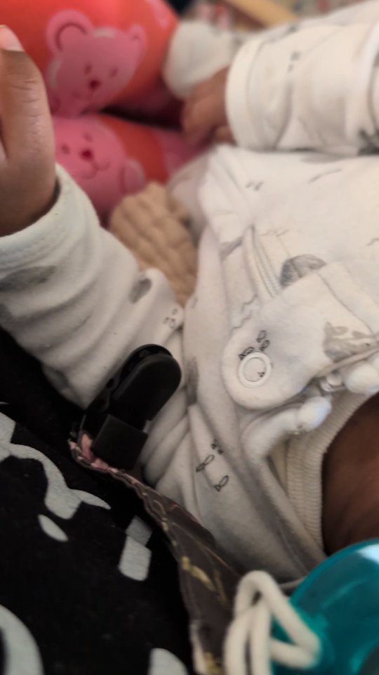 When siblings are old enough to be in beds or cribs for naptimes, it's great when they share a sleeping schedule. But being double nap-trapped with no use of either arm wasn't the easiest. I'm glad Kev was able to slide my headphones on so that I could read a book! #naptrapped #fosterlove #babycarey #babyblue #imperfectlybeautifulus