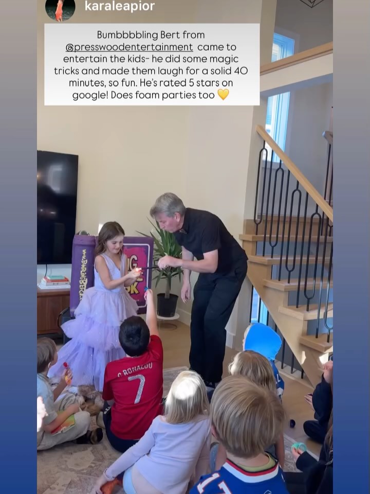 Weekend magic with an unforgettable crowd!
Bumbling Bert brought the wonder to this event.
Thanks for having us we love creating moments people can’t stop talking about! @karaleapior
📍Oakville & GTA
🎩 Magic • Parties • Events
#PresswoodEntertainment #MagicShow #EventEntertainment #OakvilleEvents #GTAParties KidsEvents FamilyFun PartyPros