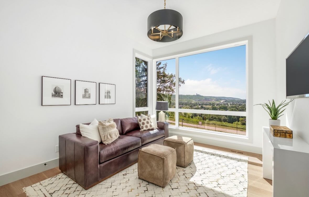 Spaces the feel like a getaway without going anywhere! ✨✨
#custombuild #dreamhome #houses #calgaryhomes #luxurybuilders