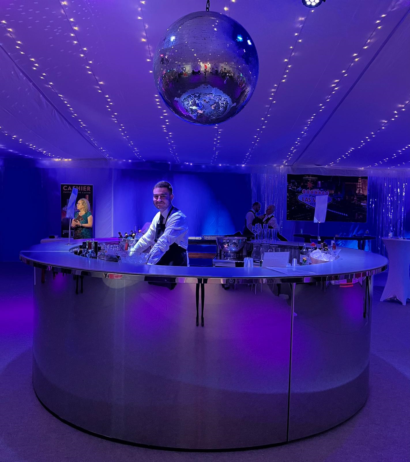 Talk about a showstopper 🍸✨
The mirror bar brought the wow-factor to this celebration.
Reflective, stylish, and ready to serve, a true centrepiece that added glamour from the very first sip to the final cheers.
So, what will it be? 🥂
#PartyCentrepiece #StylishEvents #EventInspiration #MarqueeHire