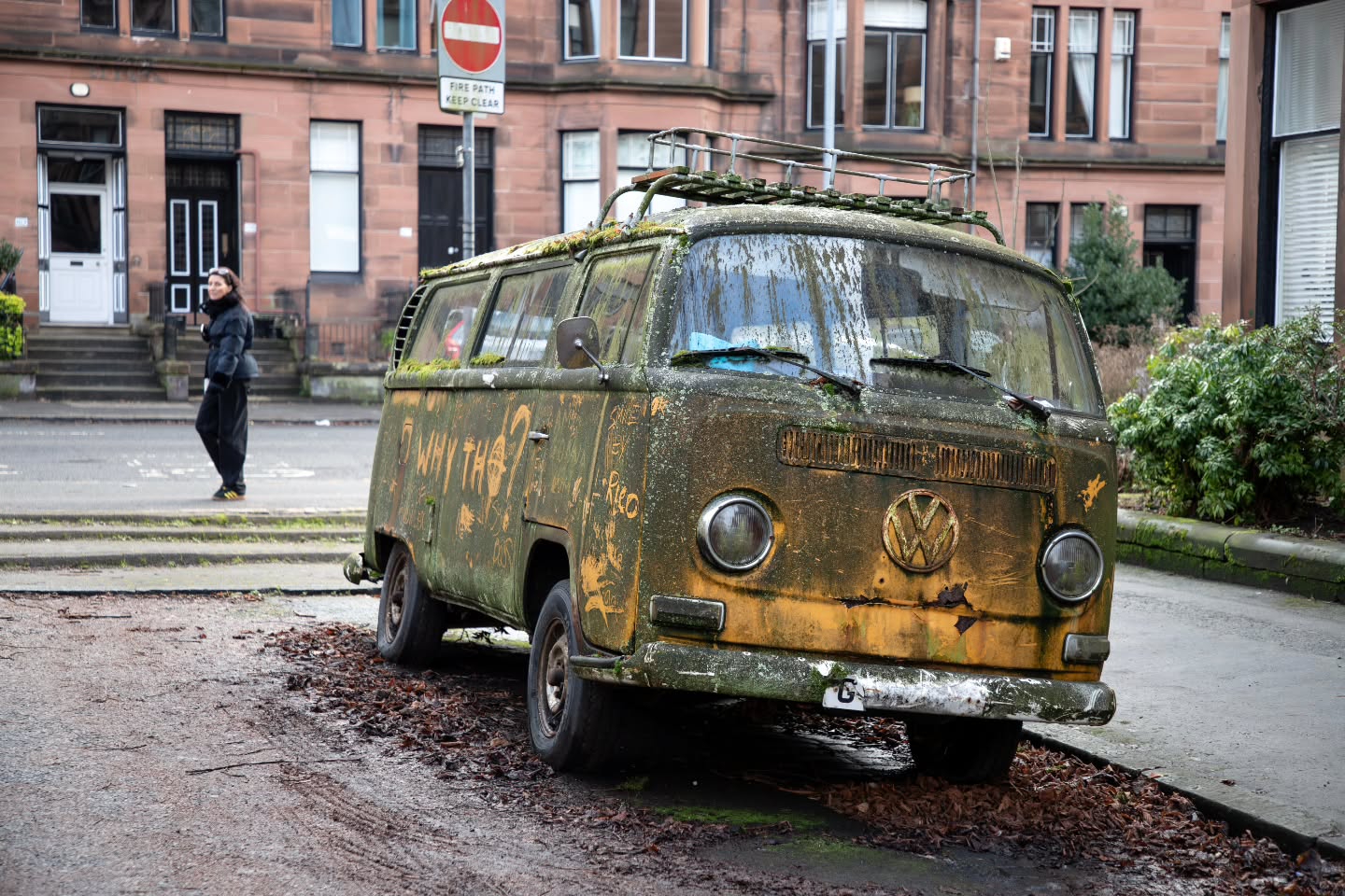 W H Y T H O ?
The little yellow camper van in Glasgow's west end has become a bit of a landmark and definitely splits opinion on whether it should be towed or left as is. What do you think? 🏴
.
.
.
#travelphotography #travel #scotland #streetphotography #glasgow