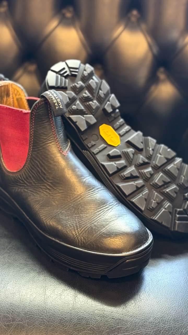 The sole on these #bludstoneboots has perished and was starting to crumble away. Fixed with a new #vibram sniper unit.
#shoerepair #colne #lancashire