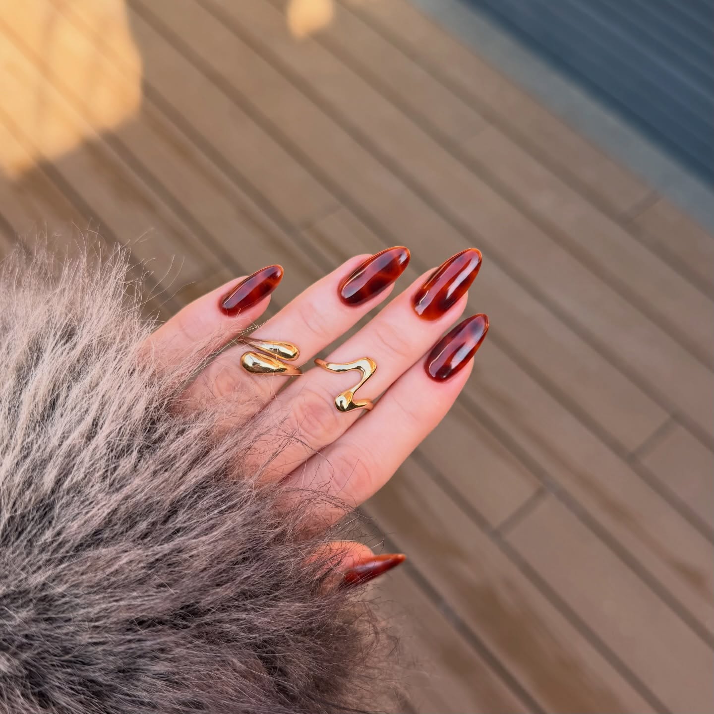 Un petit tuto turtoise ça vous dit prochainement ? 🐢
Box AMBER JELLY @naildbyk
#turtoise #nailsart #nailsdesign #onglescarros #gelnails
Merci @jdnailstudio__ pour ma mauvaise main 🤭