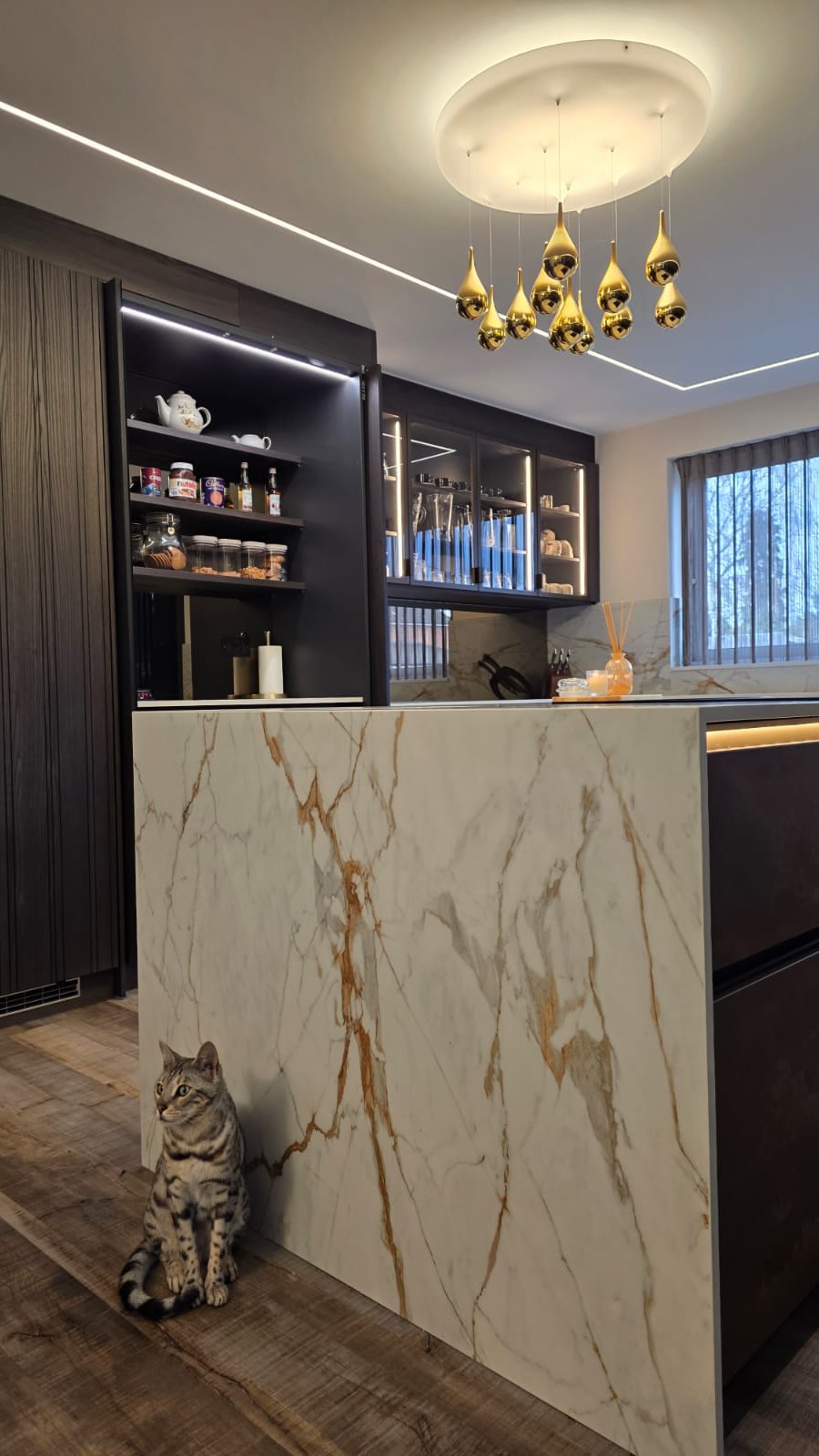 From stuck in the past to future ready.
Sheths Interiors.
Simple. Premium. Memorable.
#KitchenTransformation
#BeforeAndAfter
#LuxuryInteriors
#HomeRenovation
#ModernKitchen