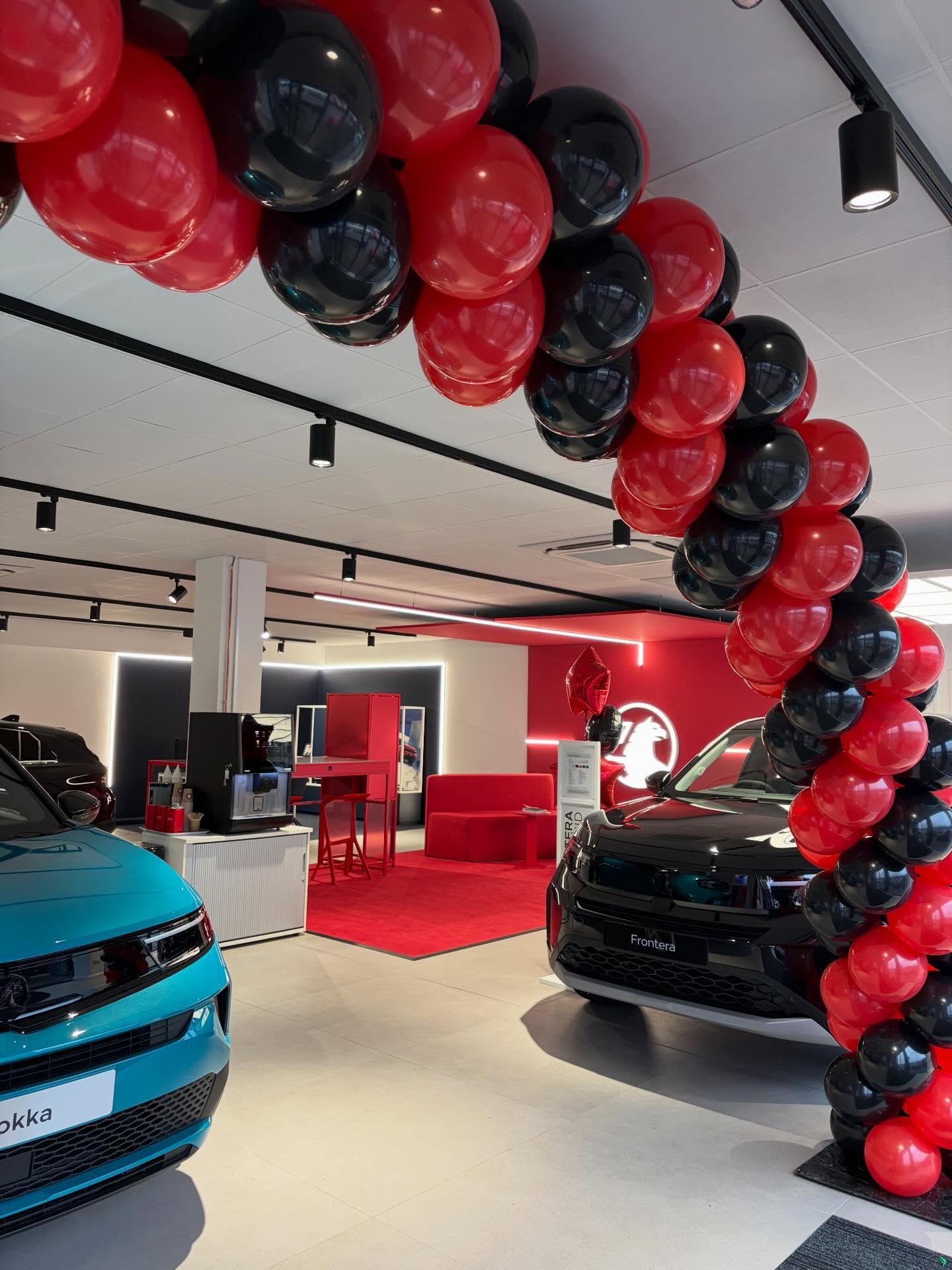 @griffinmillgarages @vauxhall 🎈