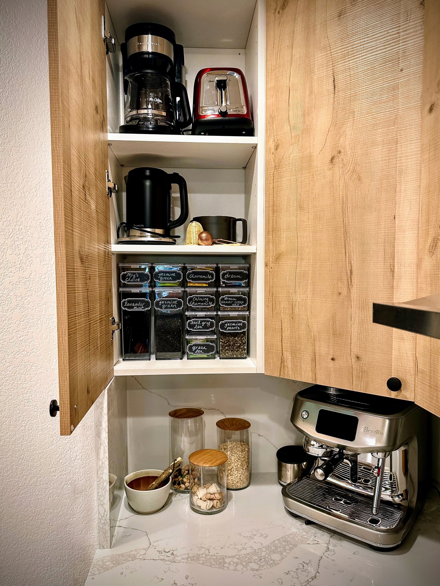 Sunday night reset so Monday morning feels calm. Smart systems, clear counters, easier starts. Future you is already grateful✨☕️