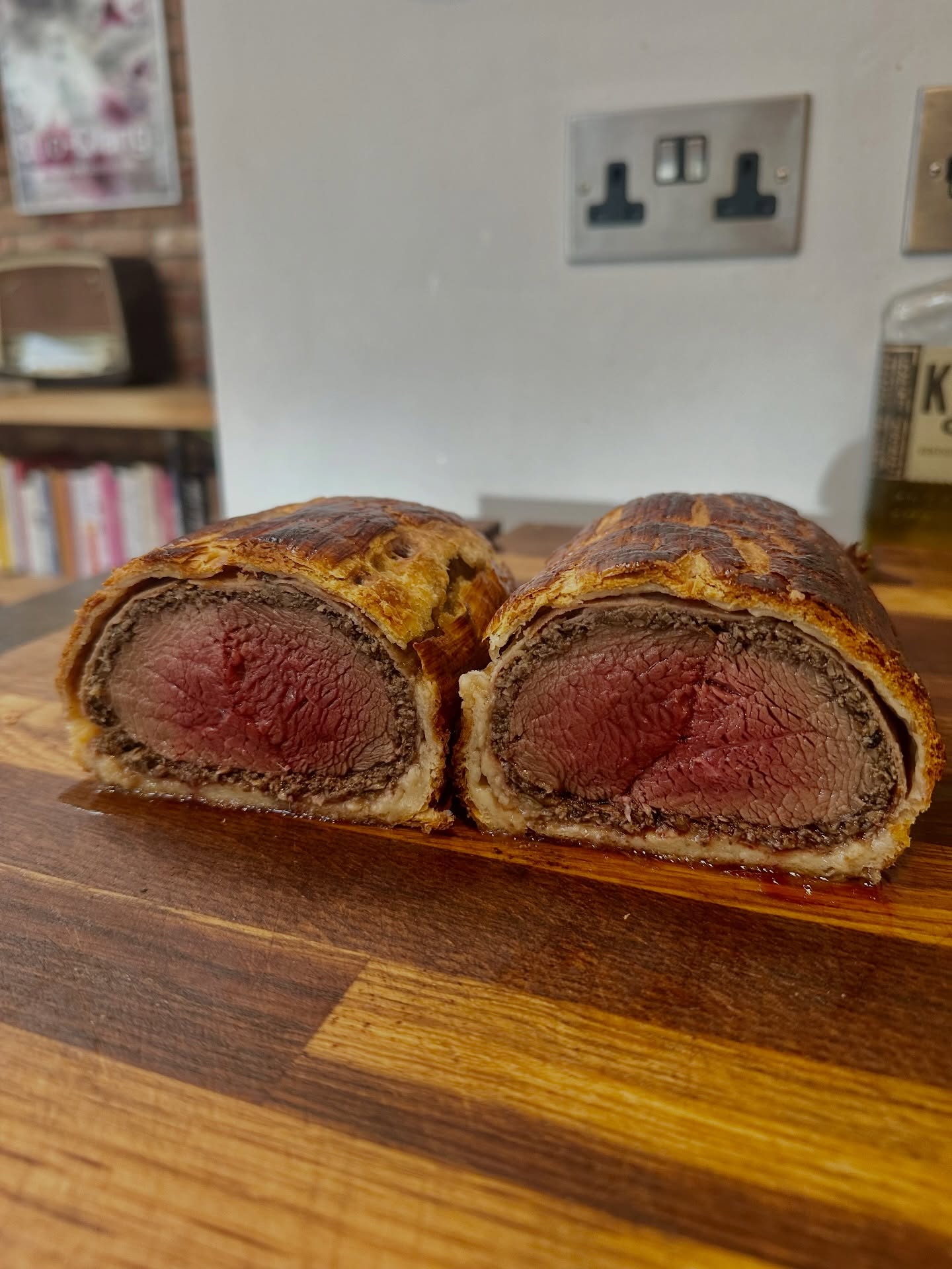 We don’t just eat Beef 🐮 Wellingtons… 👀 This is one of our venison Wellingtons 🦌
Come and get an exclusive wellington this week before Valentine’s Day! 💖
Preorder with us now @stefansbutchers, we’ll see you tomorrow!