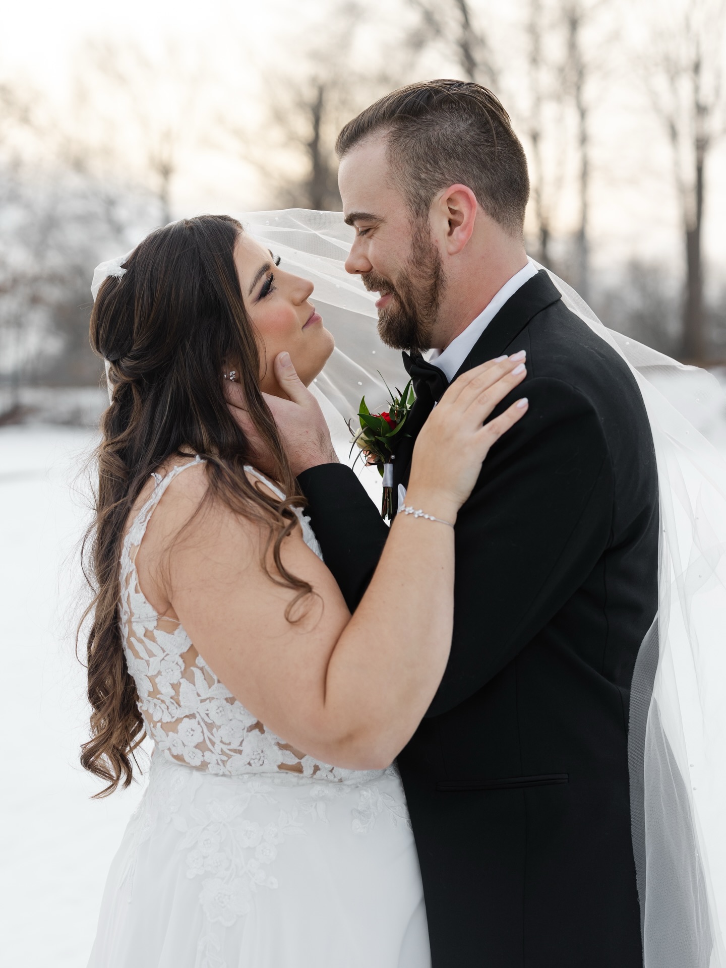 Introducing the new Mrs. Fruth!!
Alyssa was an absolute vision on her Valentineās Day wedding day. From the soft snow to the beautiful winter sunshine, it truly could not have been more magical.
@alyssa_fruth , thank you for trusting us with your dream dress. You were stunning in every way š¤
Photographer: @studioemphotos
#realbride #winterwedding #valentineswedding #ohioBride #abridesdesign