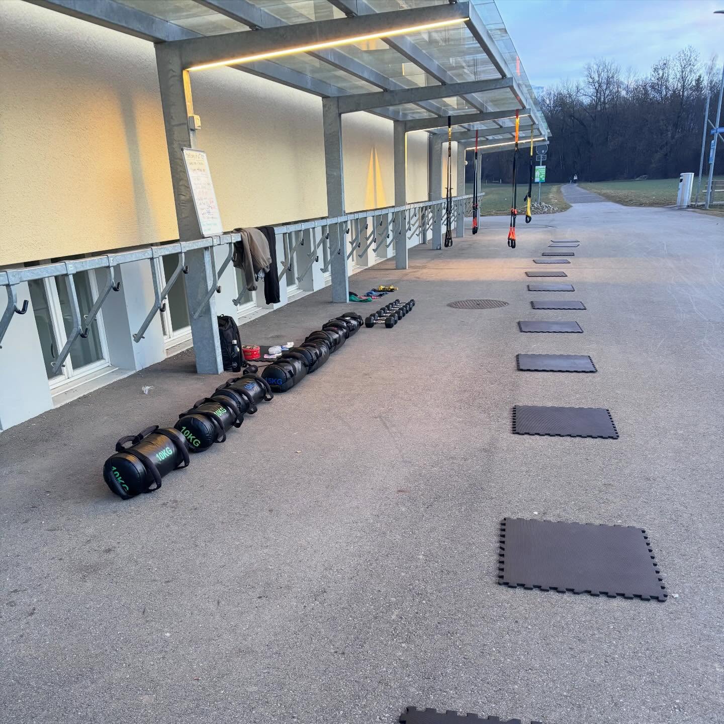 Outdoor Bootcamp vibes 💪🌳
Frische Luft, starke Moves, volle Power!
Wer ist beim nächsten Training dabei? 🔥
#bootcamp #outdoor #natur #workout