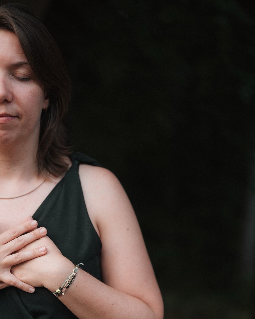 Body Wisdom - es geht weiter!💫
Am 01.03. erlebst du im Workshop mit Janna, wie du die Zeichen deines Körpers besser wahrnehmen und deuten kannst. Du bekommst Einblicke, wie körperliche Beschwerden mit emotionalen oder seelischen Themen zusammenhängen können und wie Yoga sowie Energiearbeit dich dabei unterstützen, wieder in Einklang zu kommen.
Im Anschluss tauchst du in eine 60-minütige Yogapraxis ein, die dich zentriert, kräftigt und deine Verbindung zu dir selbst vertieft.
So, 01.03.26
11 - 14 Uhr
Studio Mosel
All levels are welcome!✨
Anmeldung via Eversports.
#bodywisdom #yogaintrier #maniyogatrier