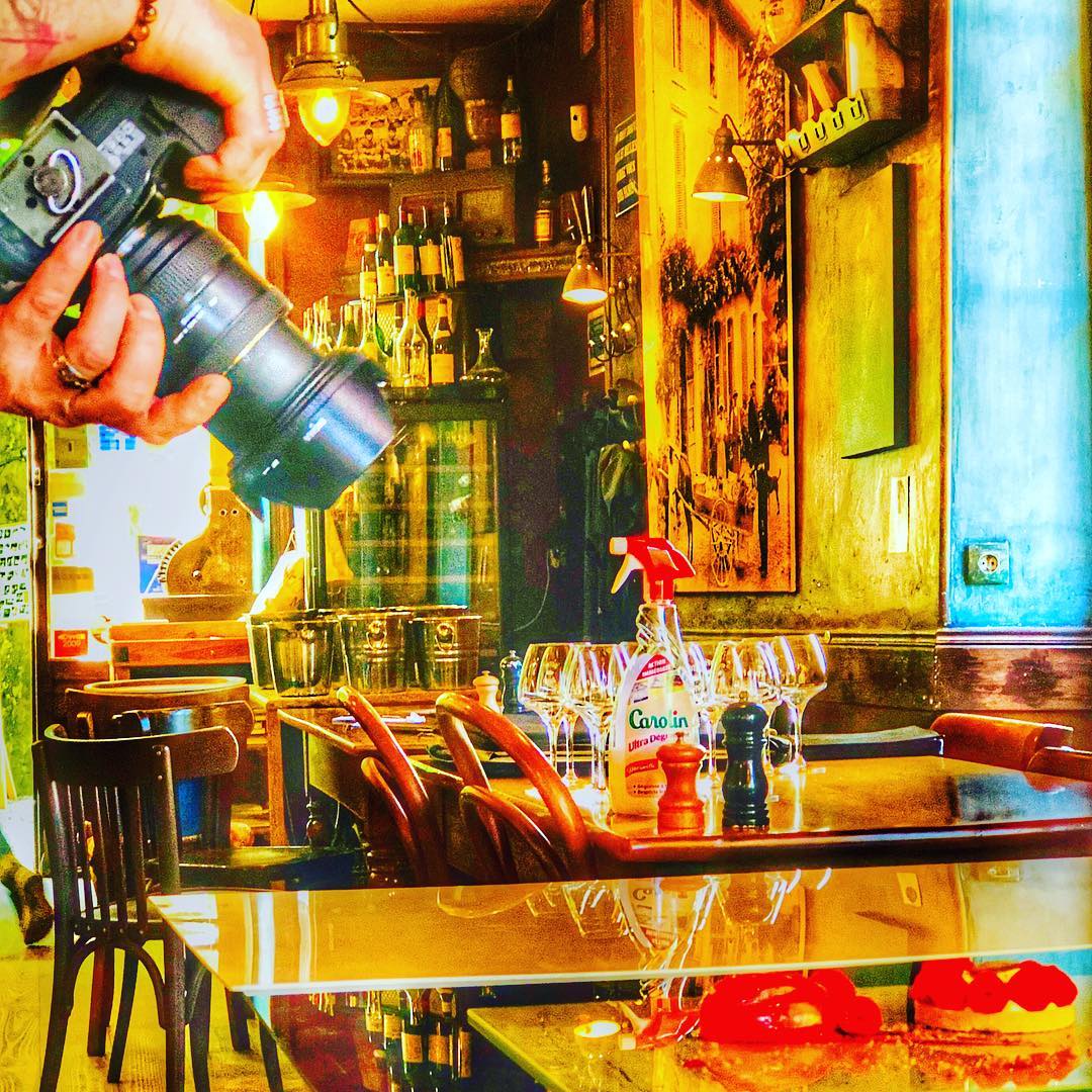 Séance photos, carte d’été 2018, Anthony au travail #hoteldesbains Charavines #seancephotos #anthonycottarelphotographe #photosdeplats